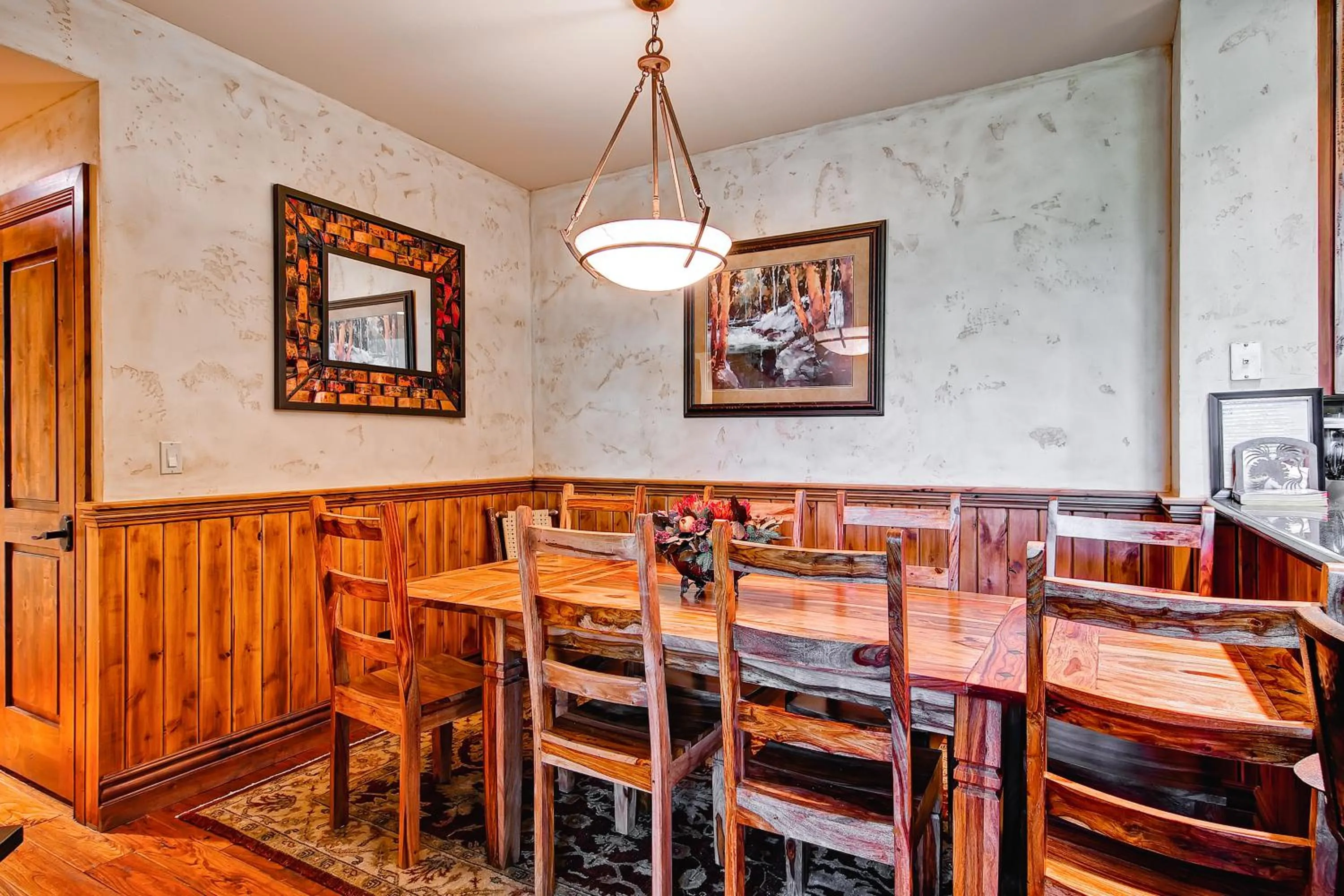 Restaurant/Places to Eat in Highlands Lodge #107