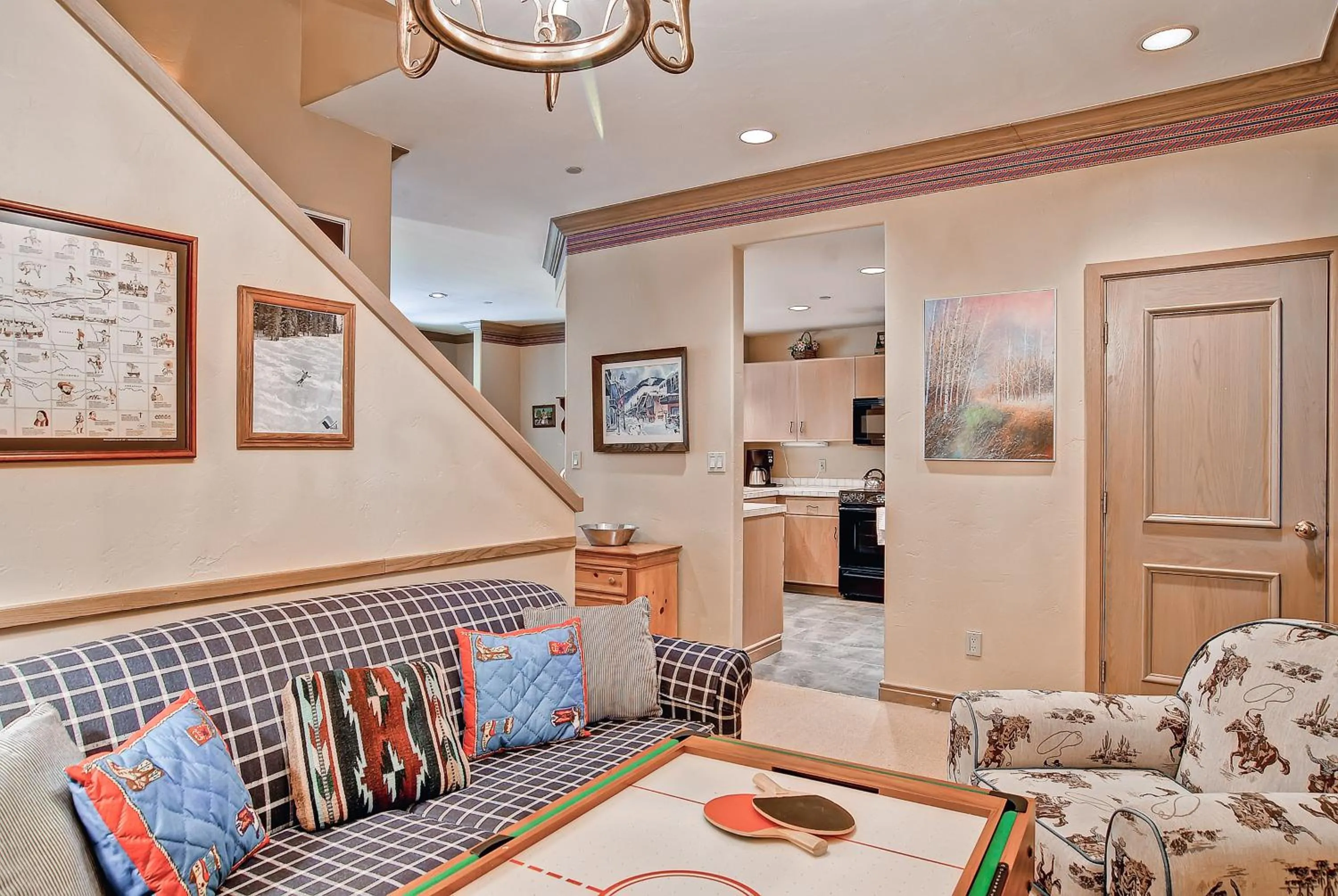 Restaurant/Places to Eat in Highlands Lodge #107