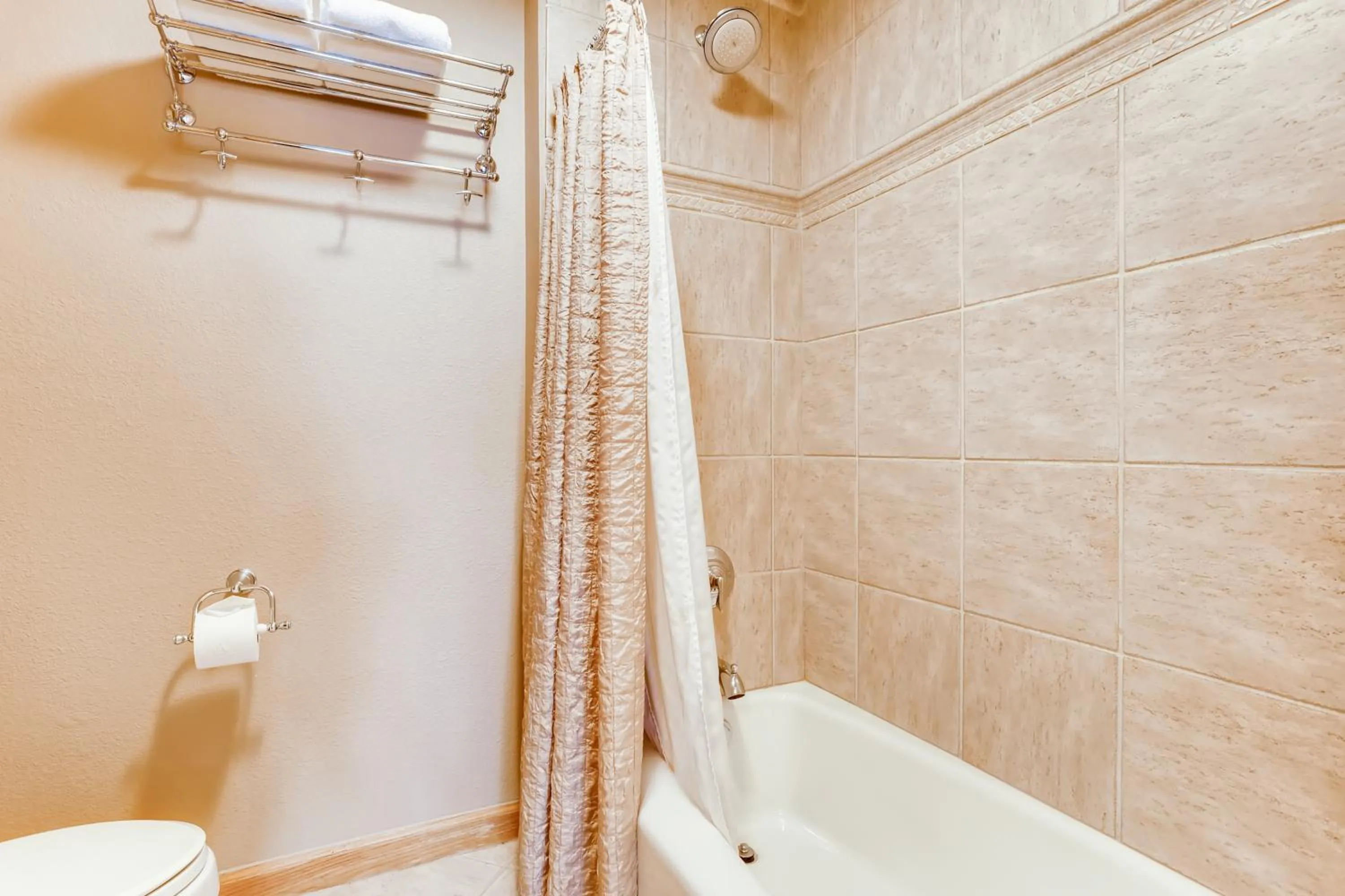 Bathroom in Highlands Lodge #107