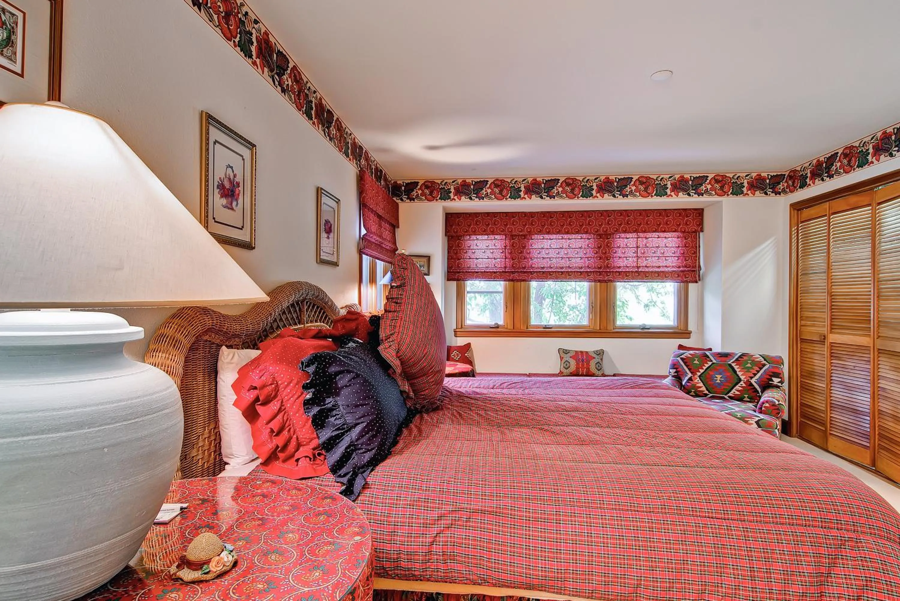 Bed in Highlands Lodge #107