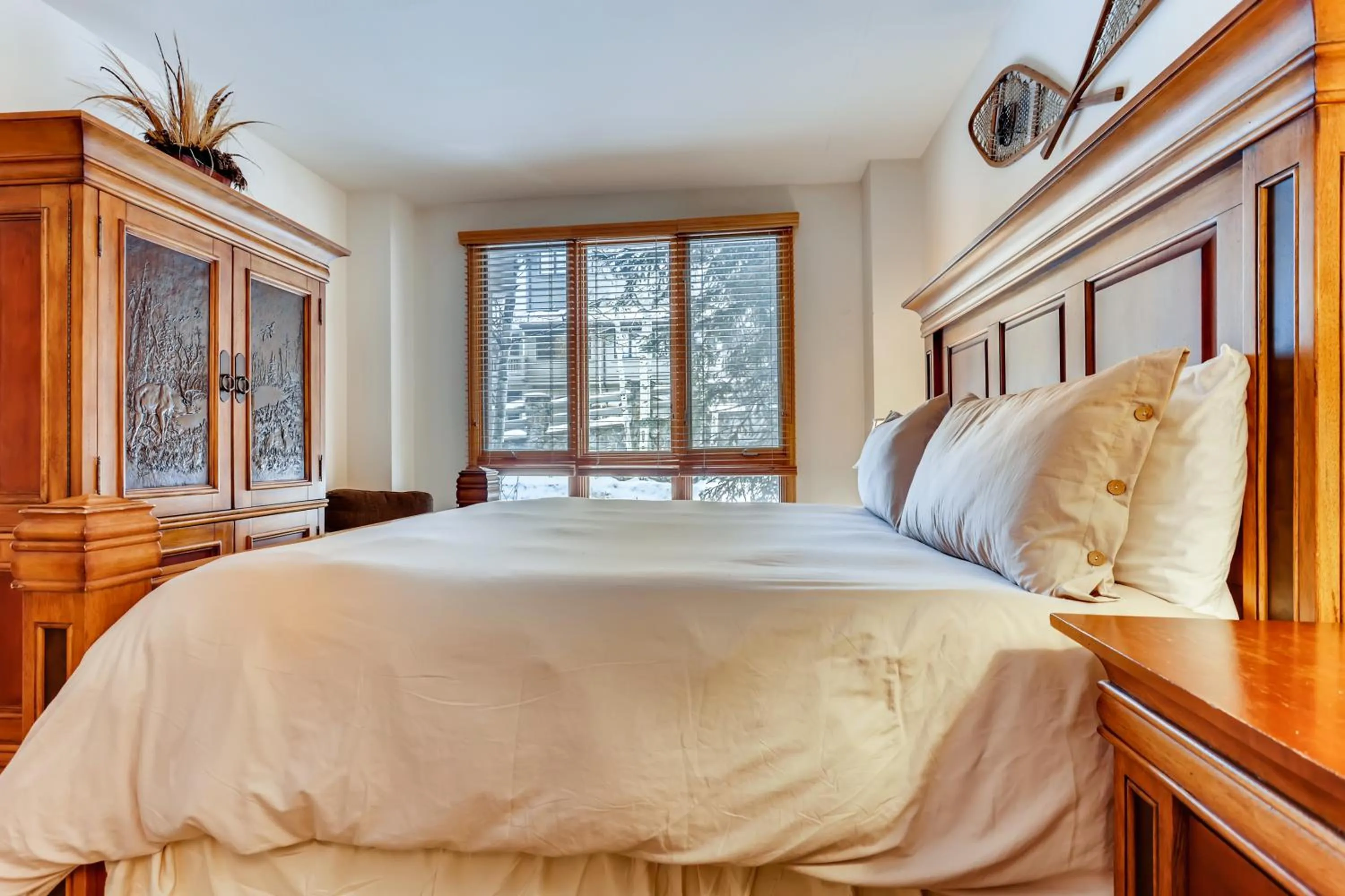 Bed in Highlands Lodge #107