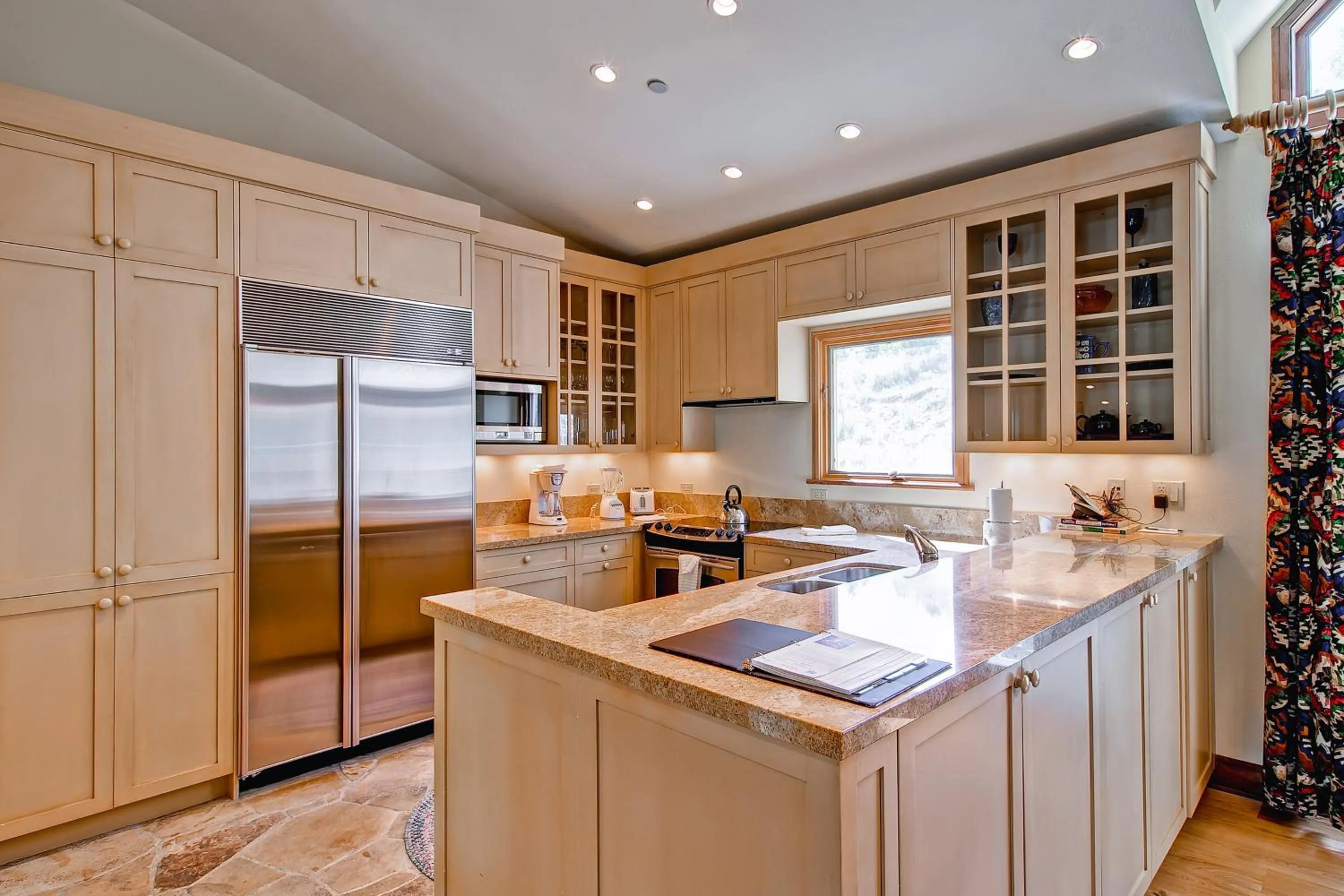 Kitchen/Kitchenette in Highlands Lodge #107