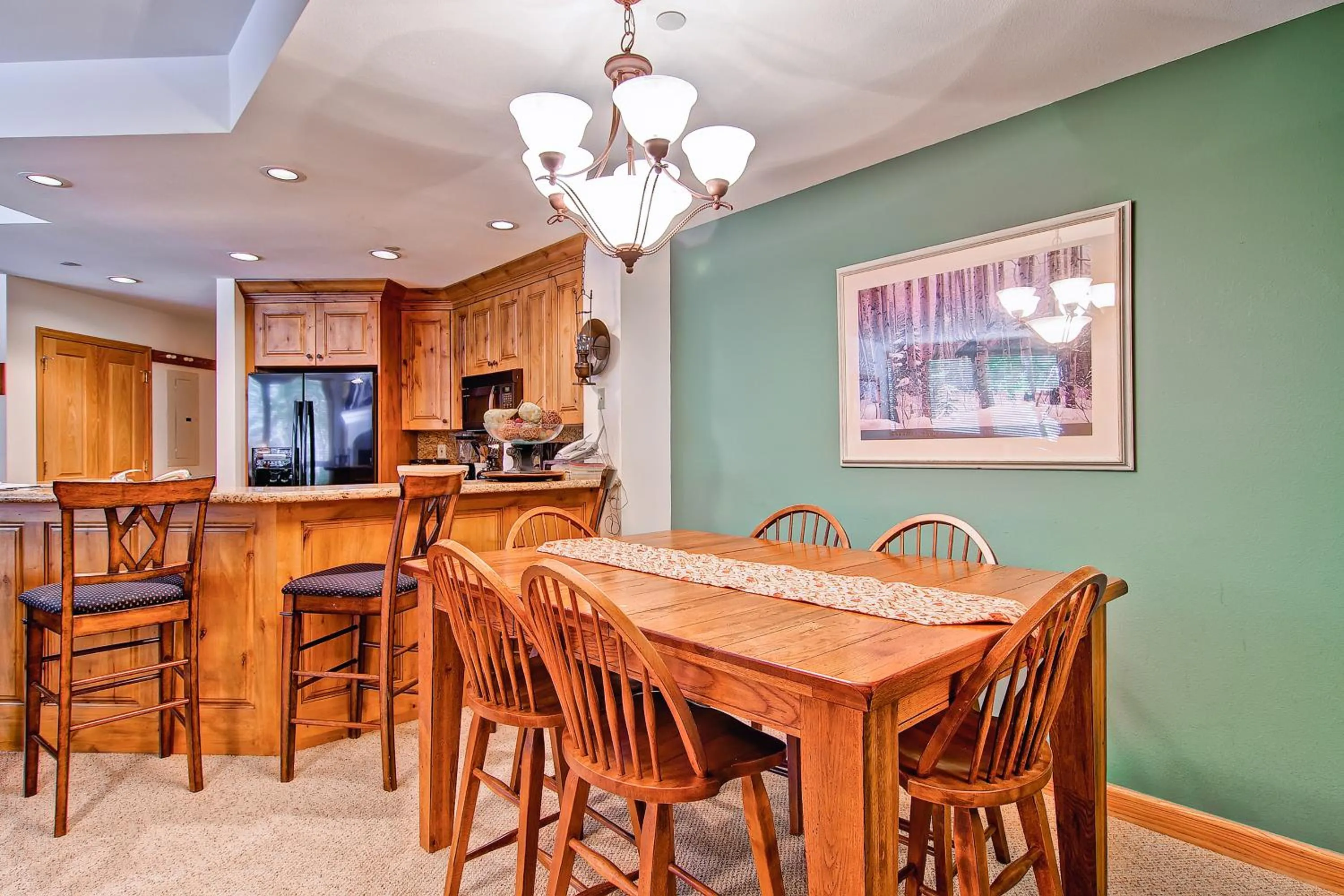 Restaurant/Places to Eat in Highlands Lodge #107