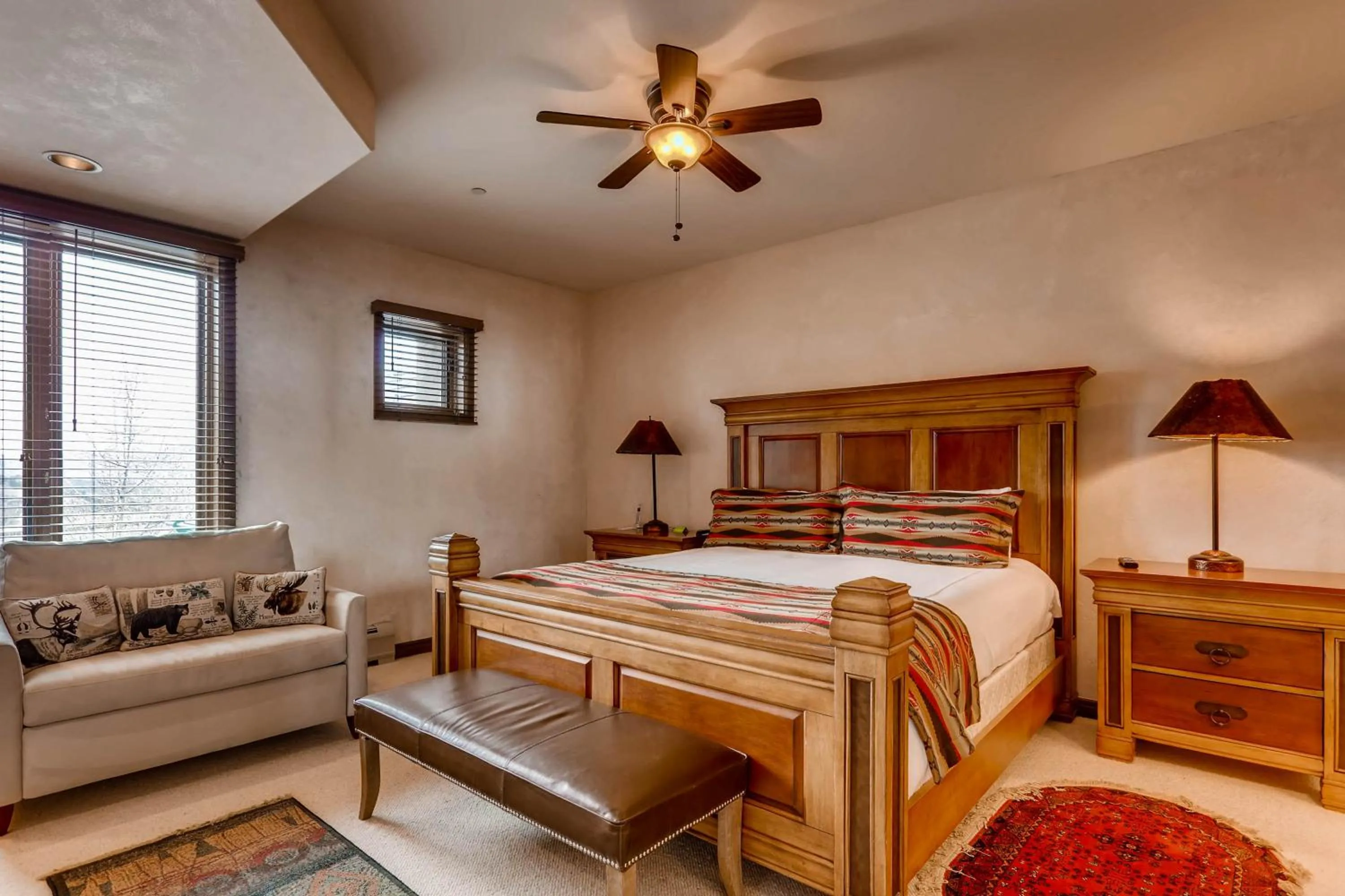 Bed in Highlands Lodge #107