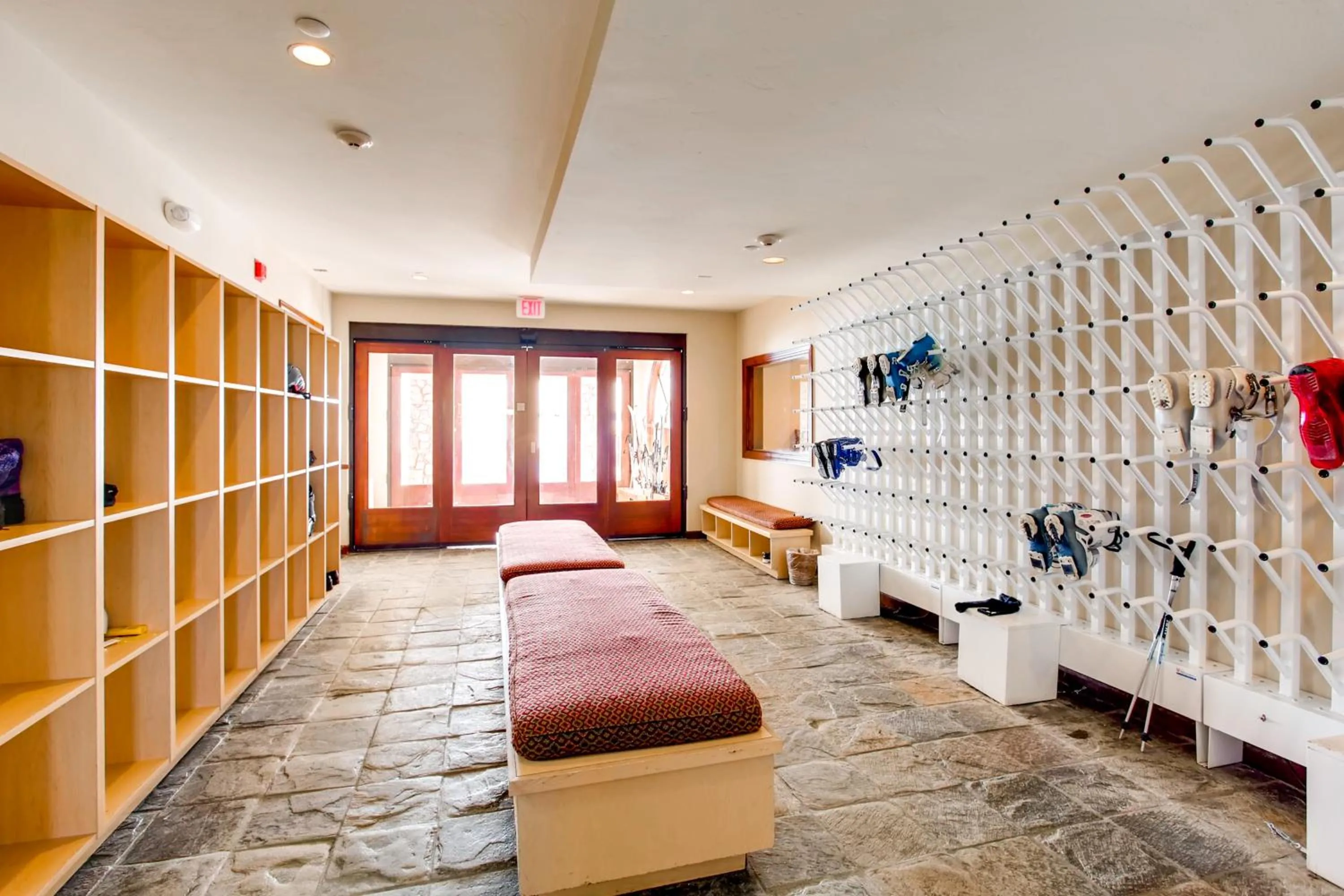 Bed in Highlands Lodge #107