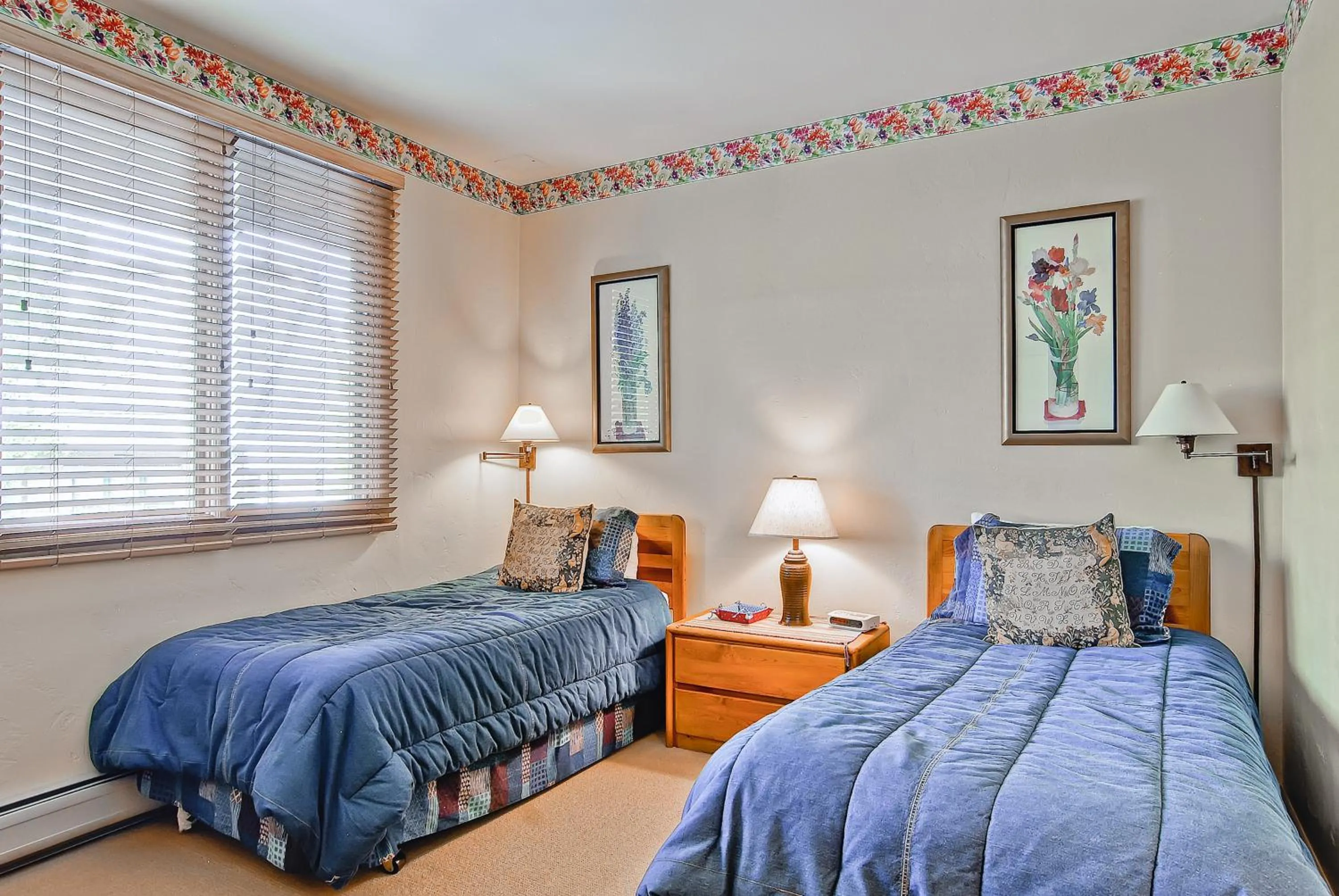 Bed in Highlands Lodge #107