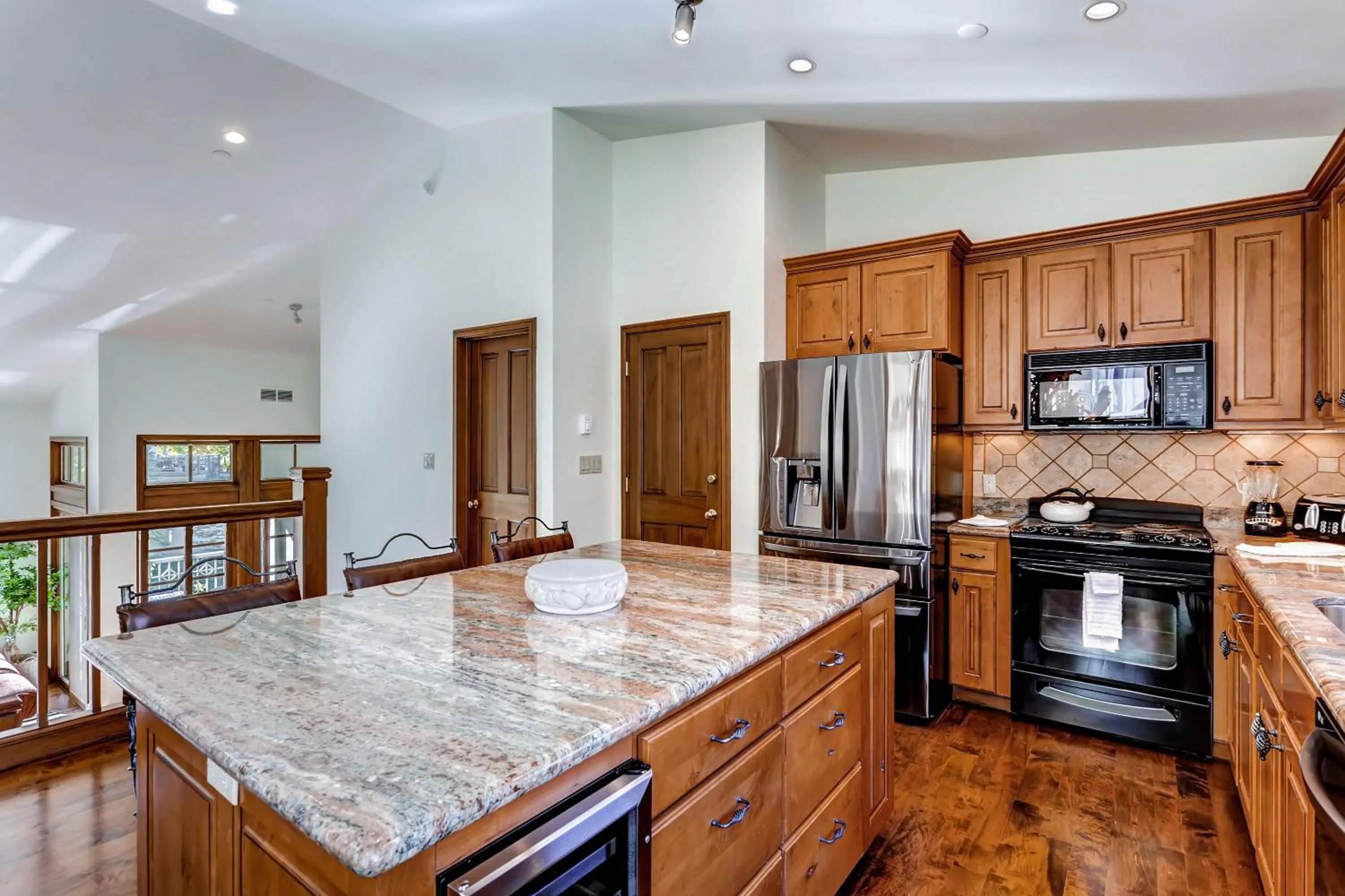Dining Area in Highlands Lodge #107
