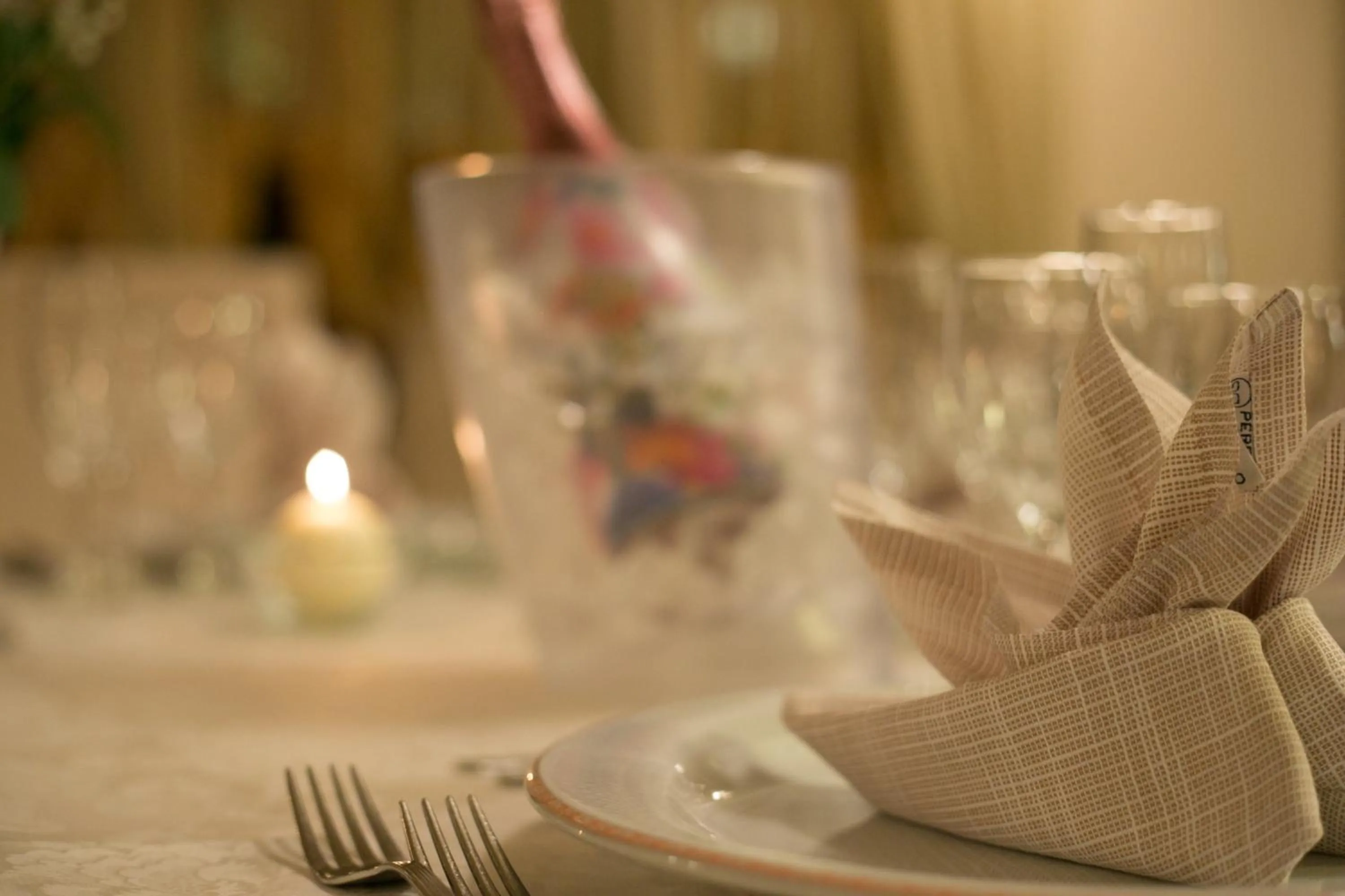 Restaurant/places to eat in Hotel Calinferno