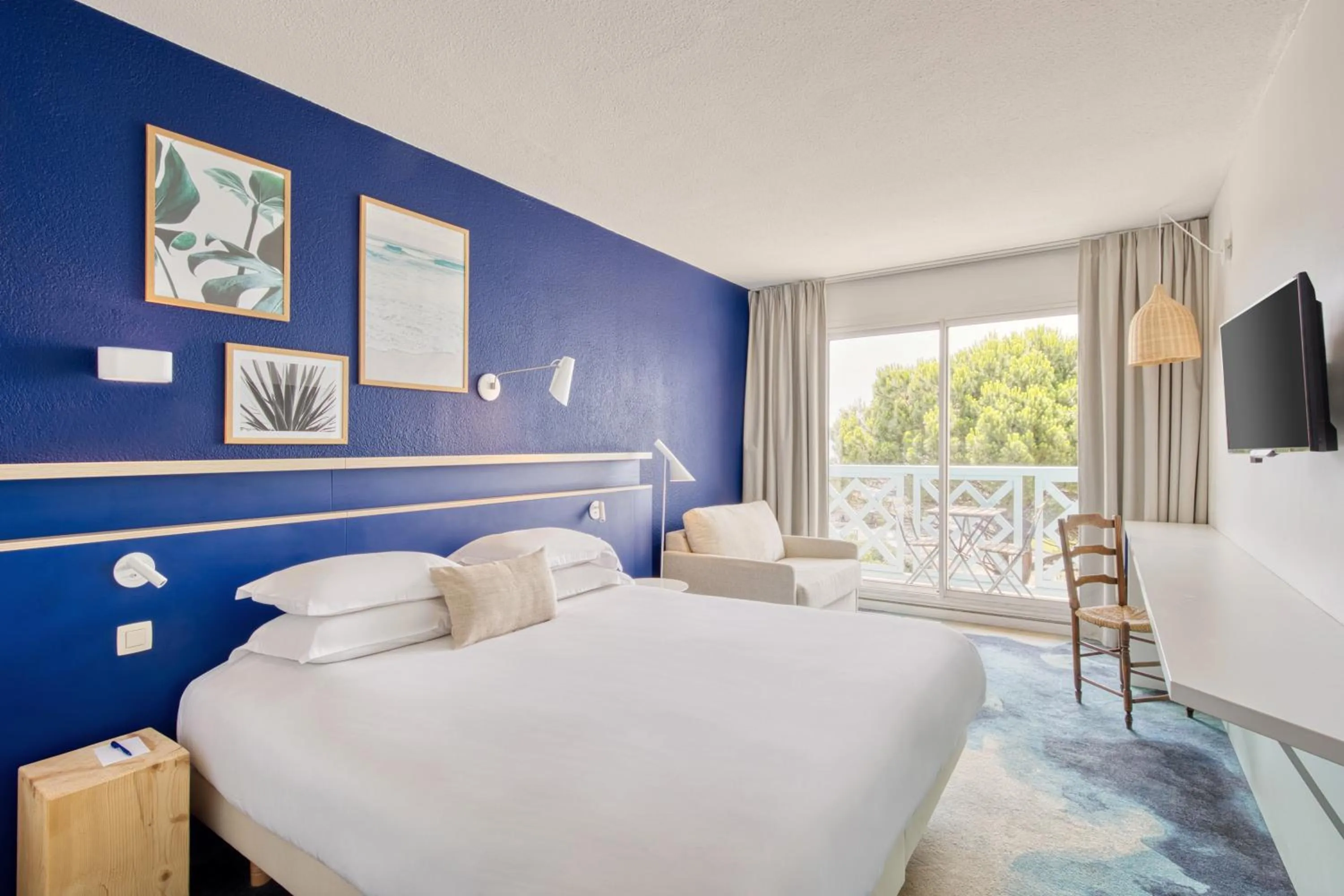 Bed in Hotel Paradou Mediterranee, BW Signature Collection by Best Western