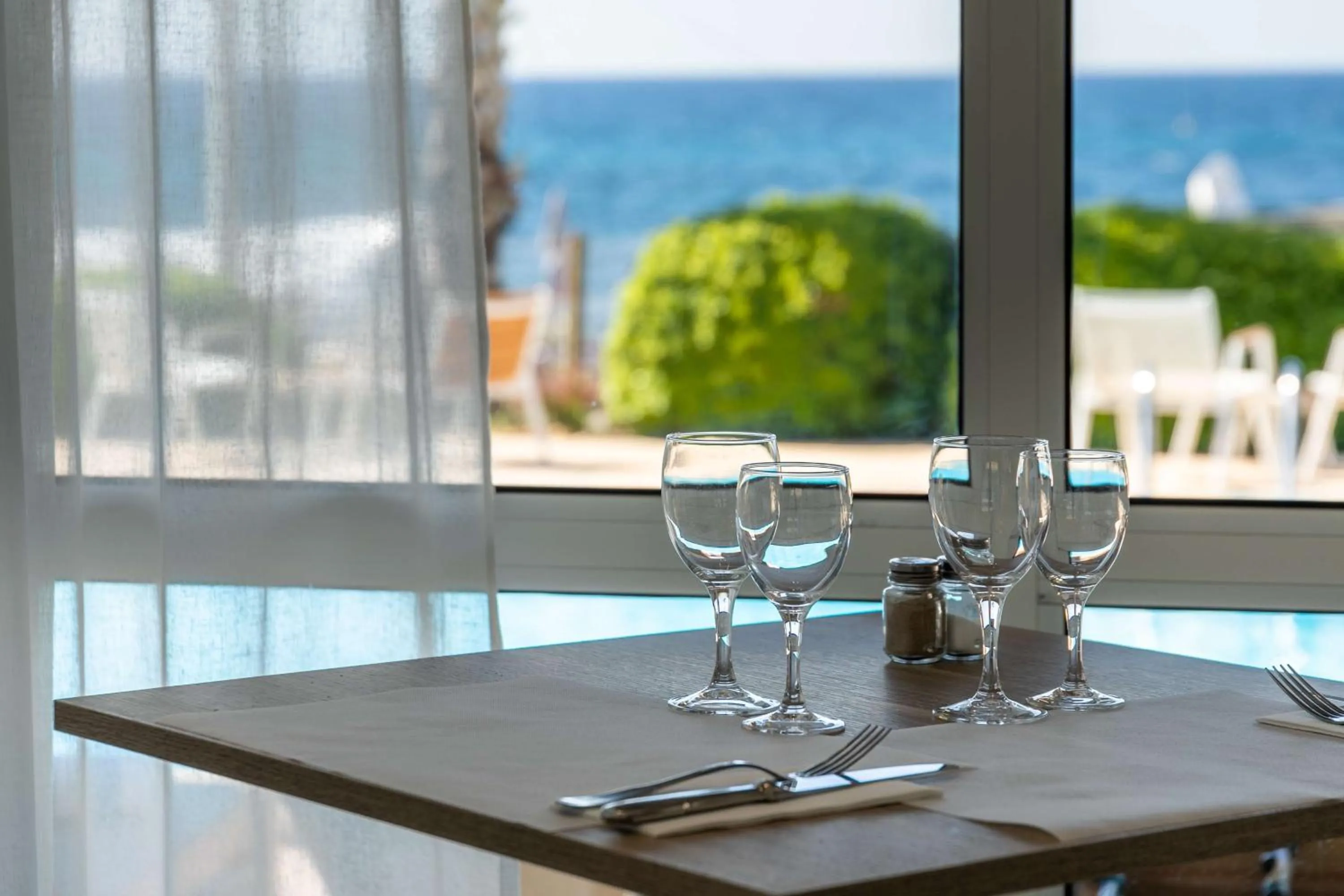 Restaurant/places to eat in Hotel Paradou Mediterranee, BW Signature Collection by Best Western
