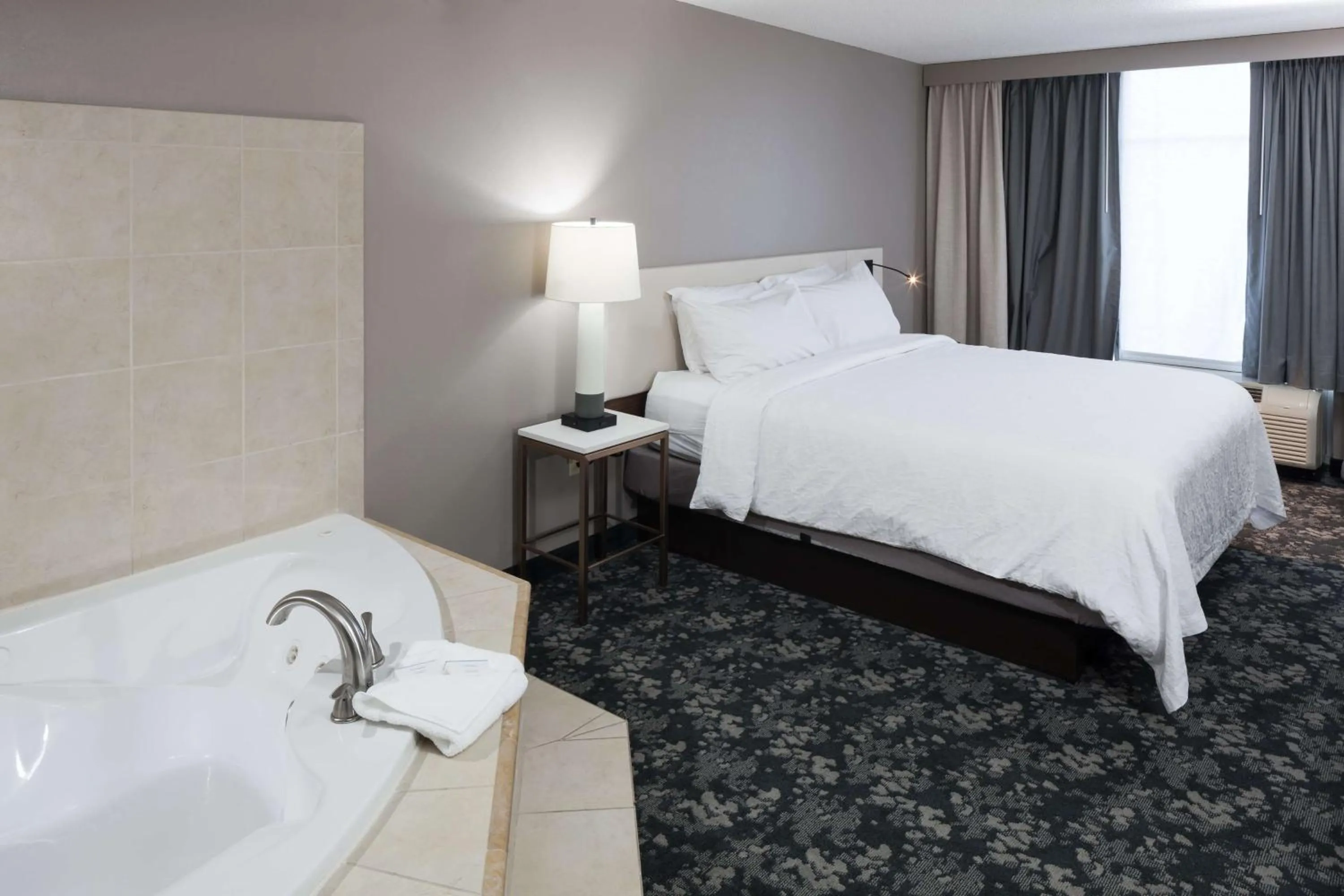 Bed in Hilton Garden Inn Nashville Vanderbilt