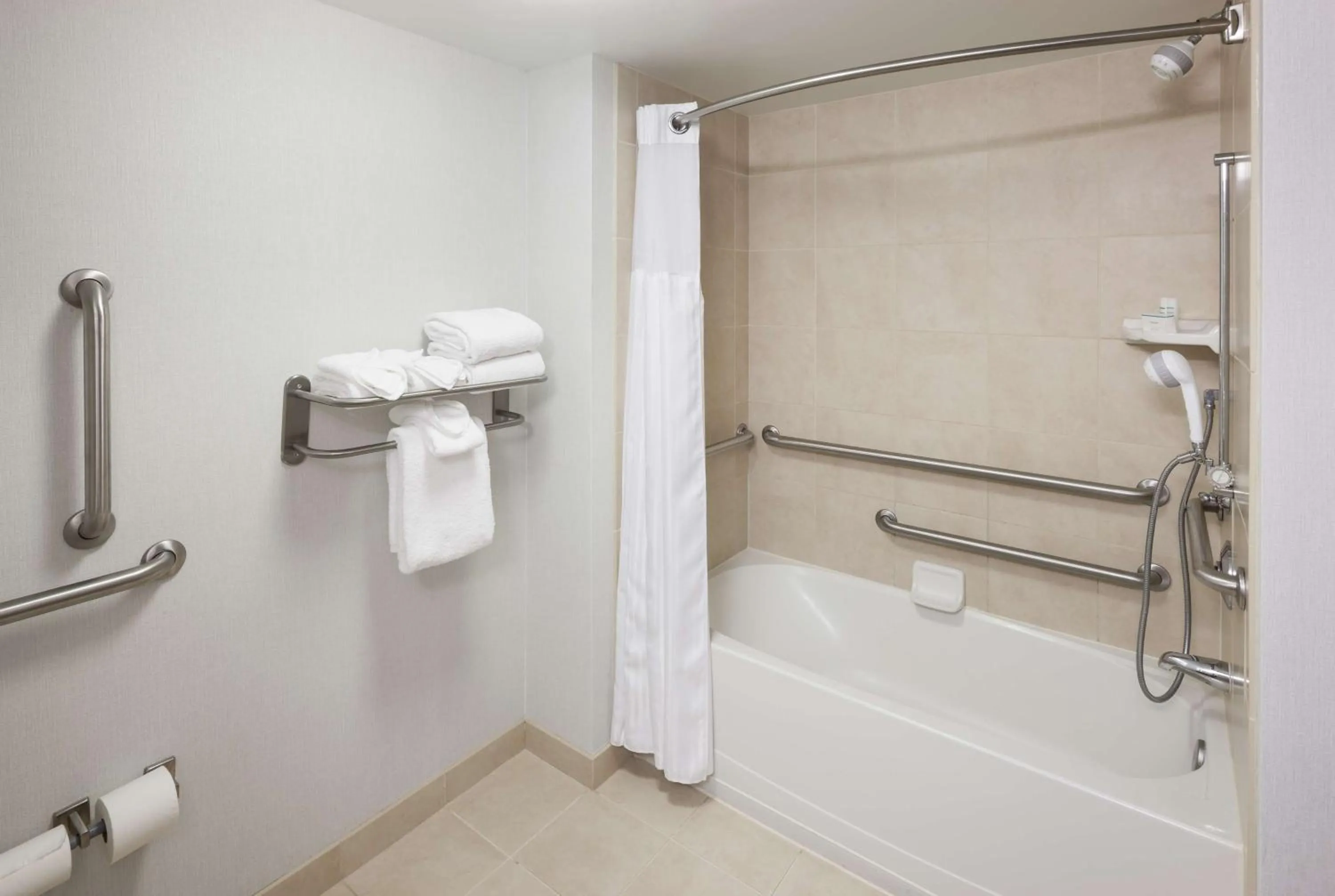 Bathroom in Hilton Garden Inn Nashville Vanderbilt