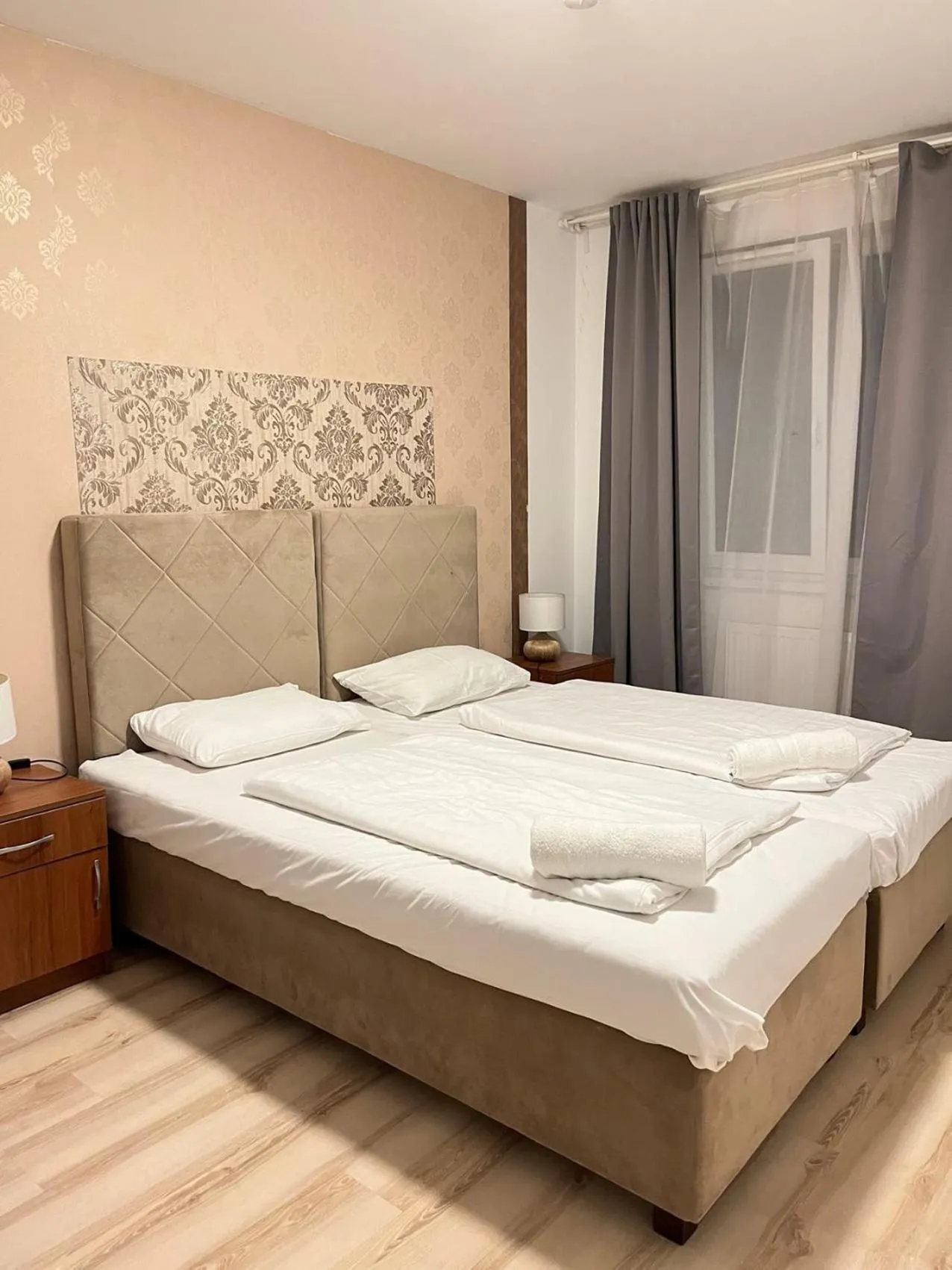 Property building, Bed in Corvin Rose Apartment Hotel