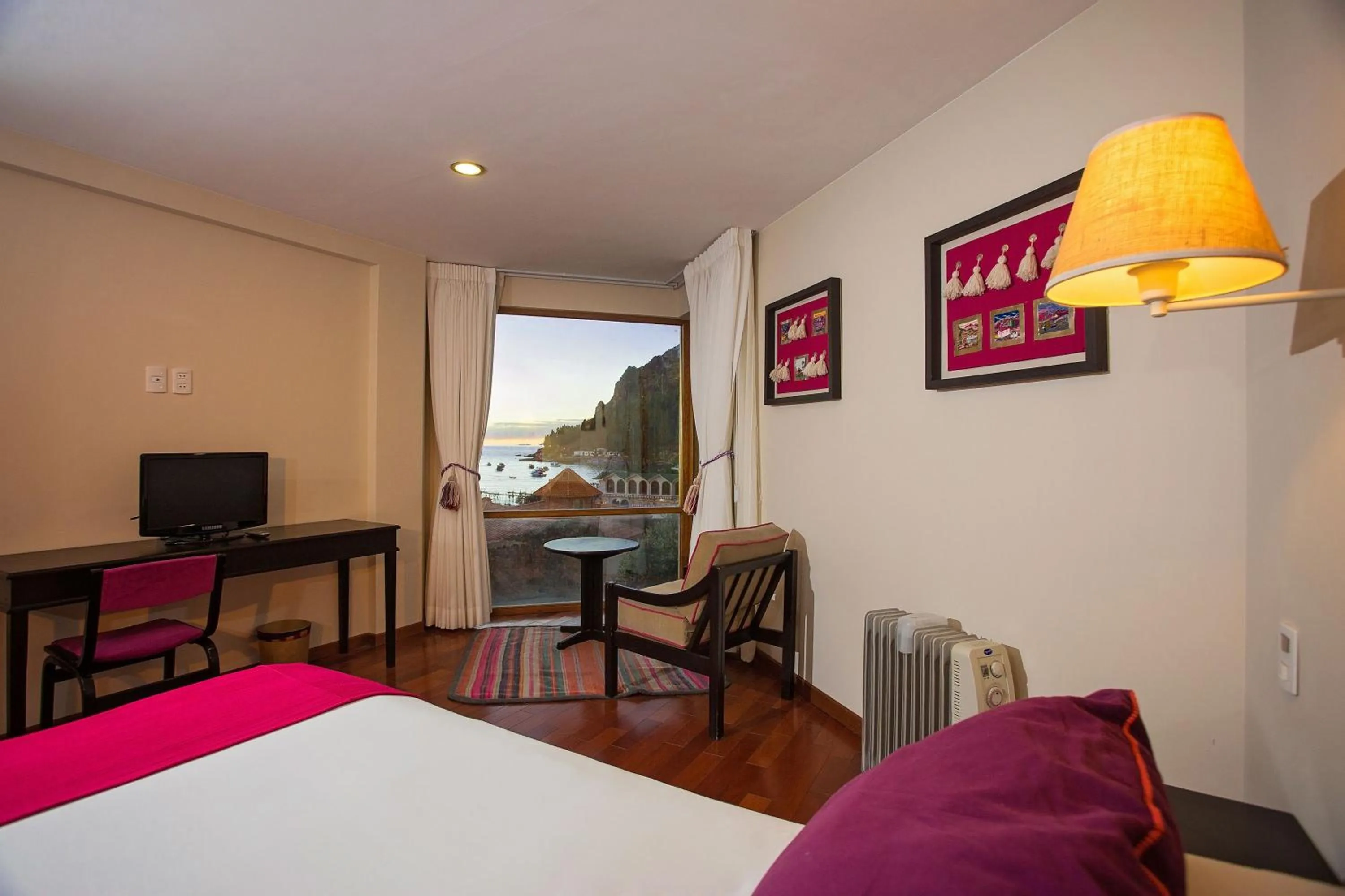 Photo of the whole room, Bed in Hotel Rosario Lago Titicaca