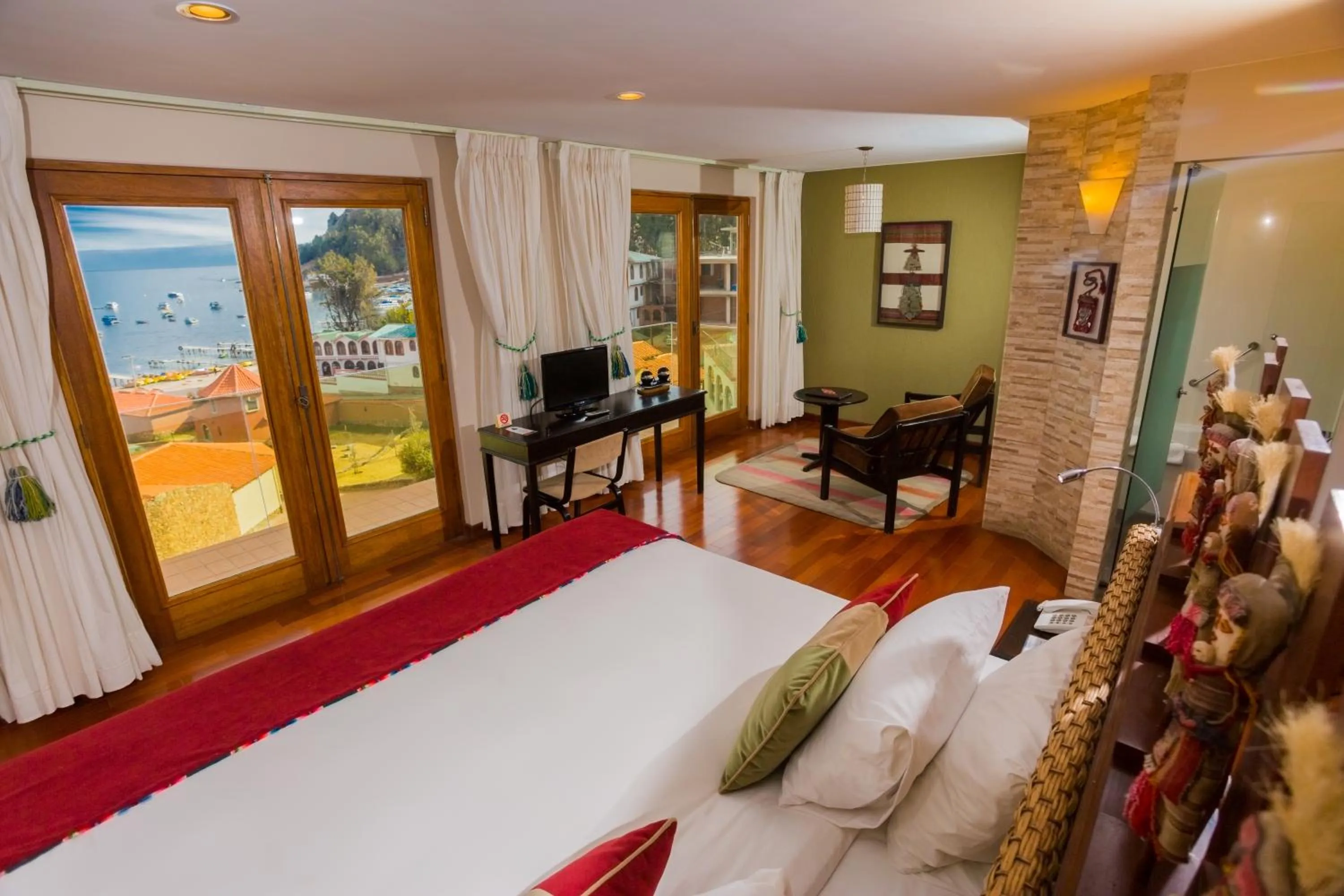 Photo of the whole room, Bed in Hotel Rosario Lago Titicaca