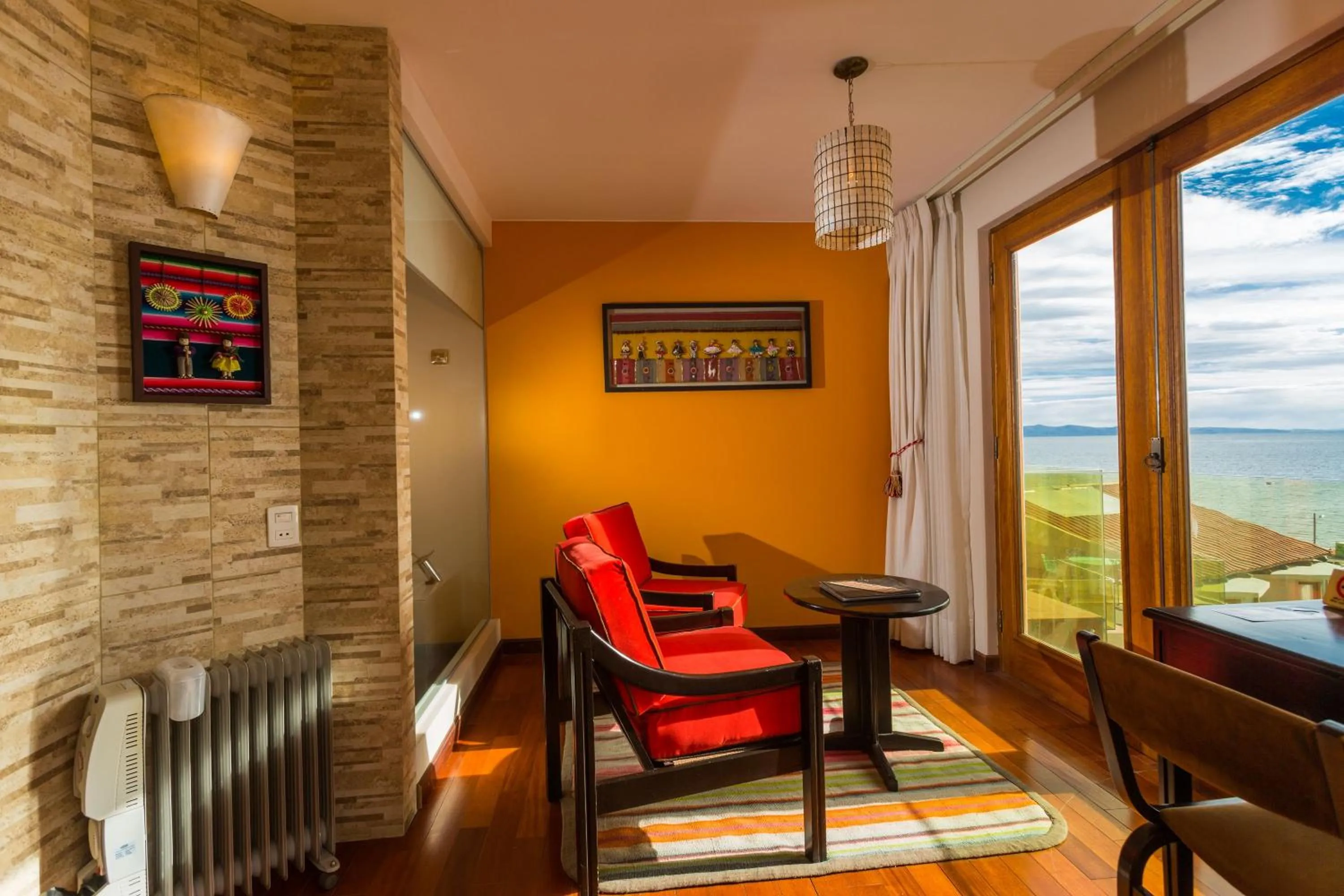 Living room in Hotel Rosario Lago Titicaca