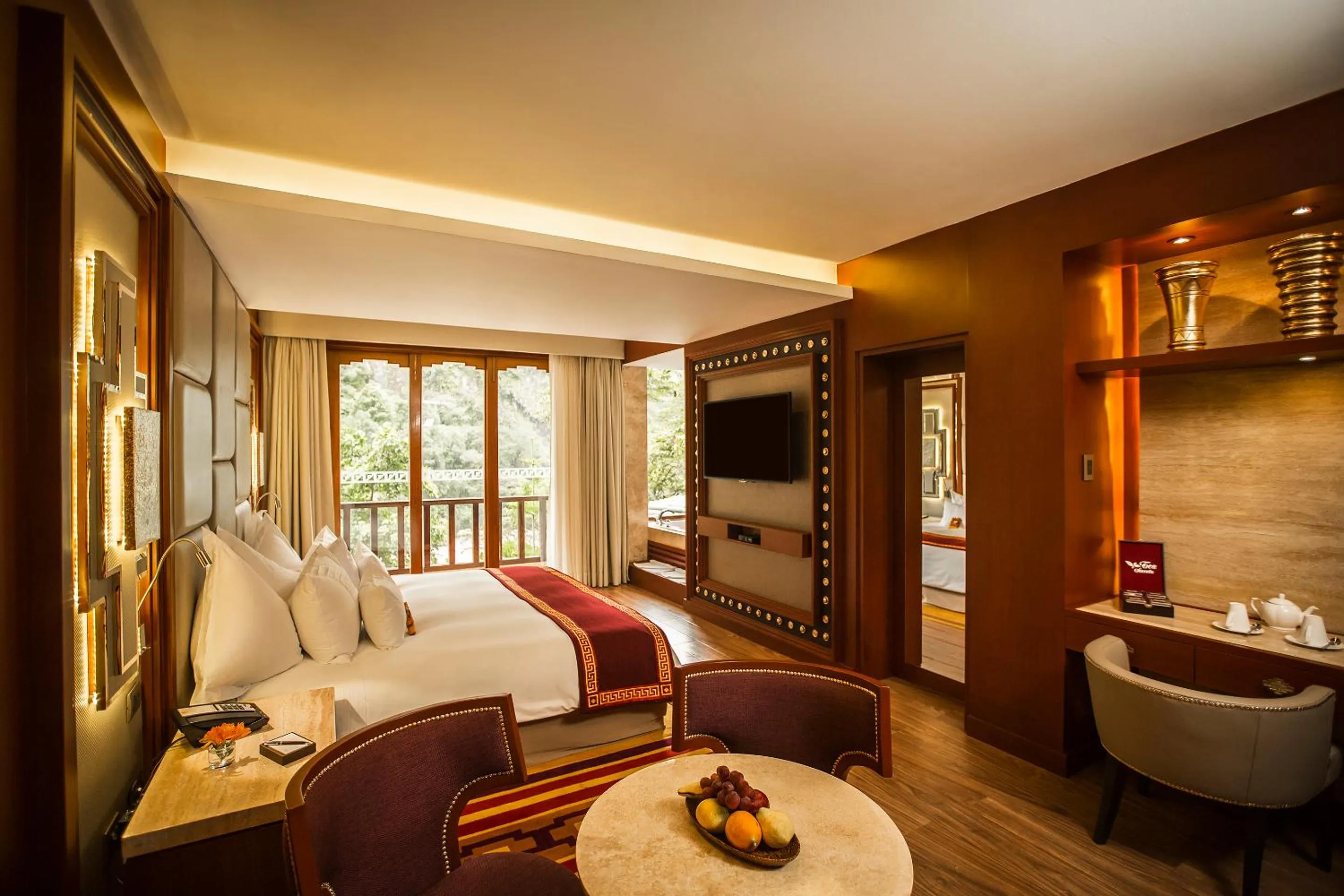 River view, Bed in Sumaq Machu Picchu Hotel