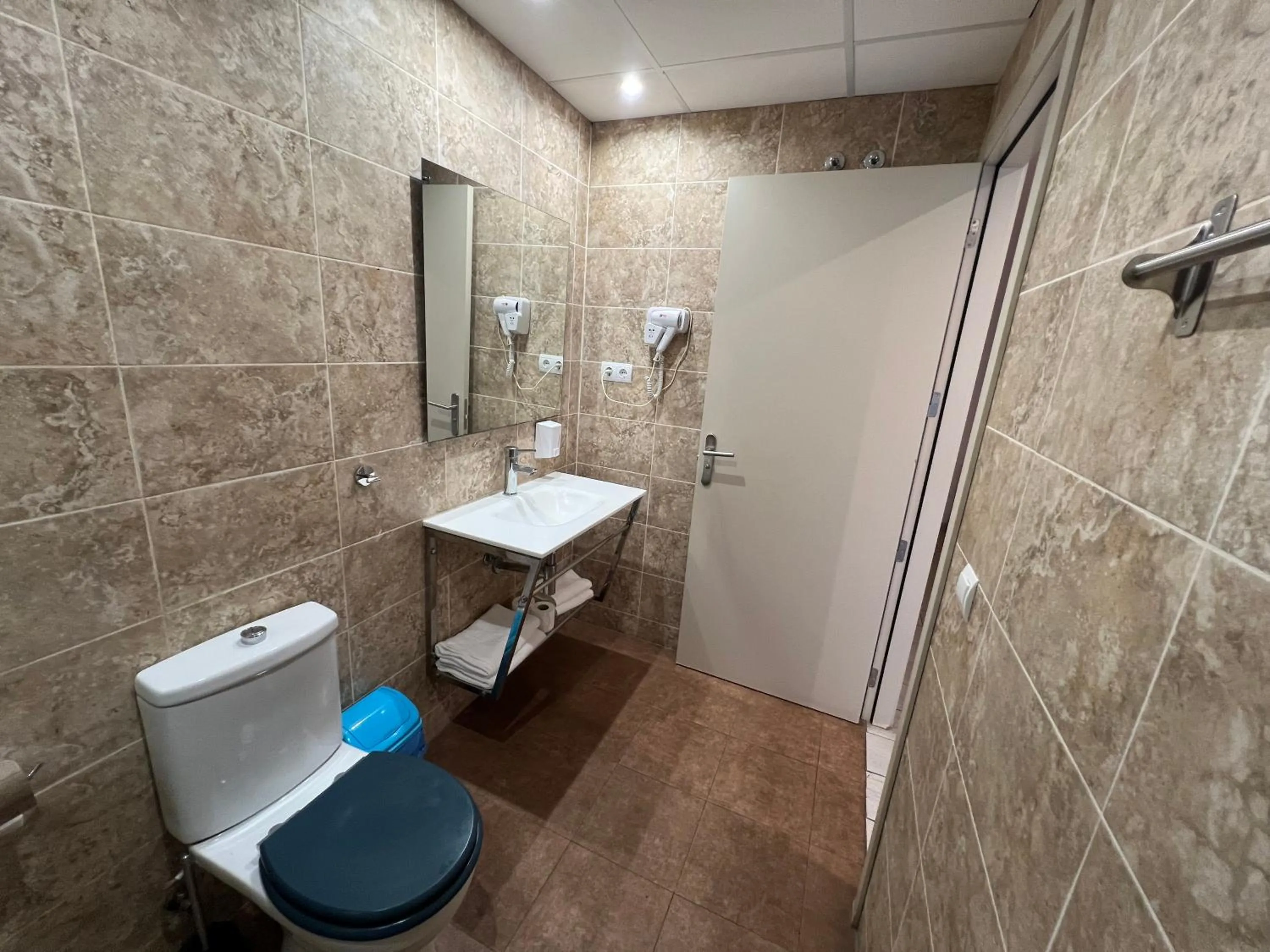 Bathroom in Apartamentos Comfort Calella