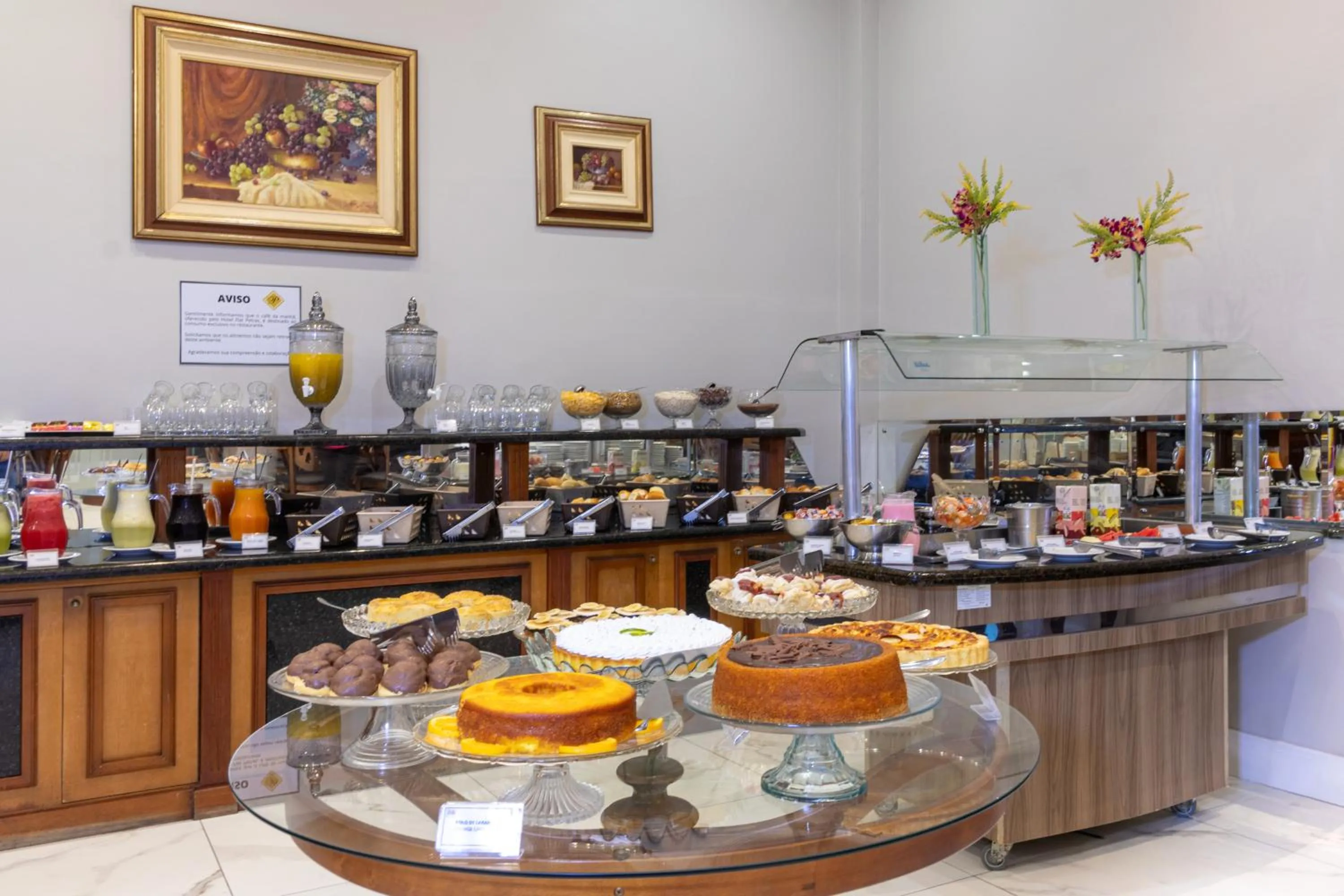 Food and drinks in Hotel Flat Petras Residence