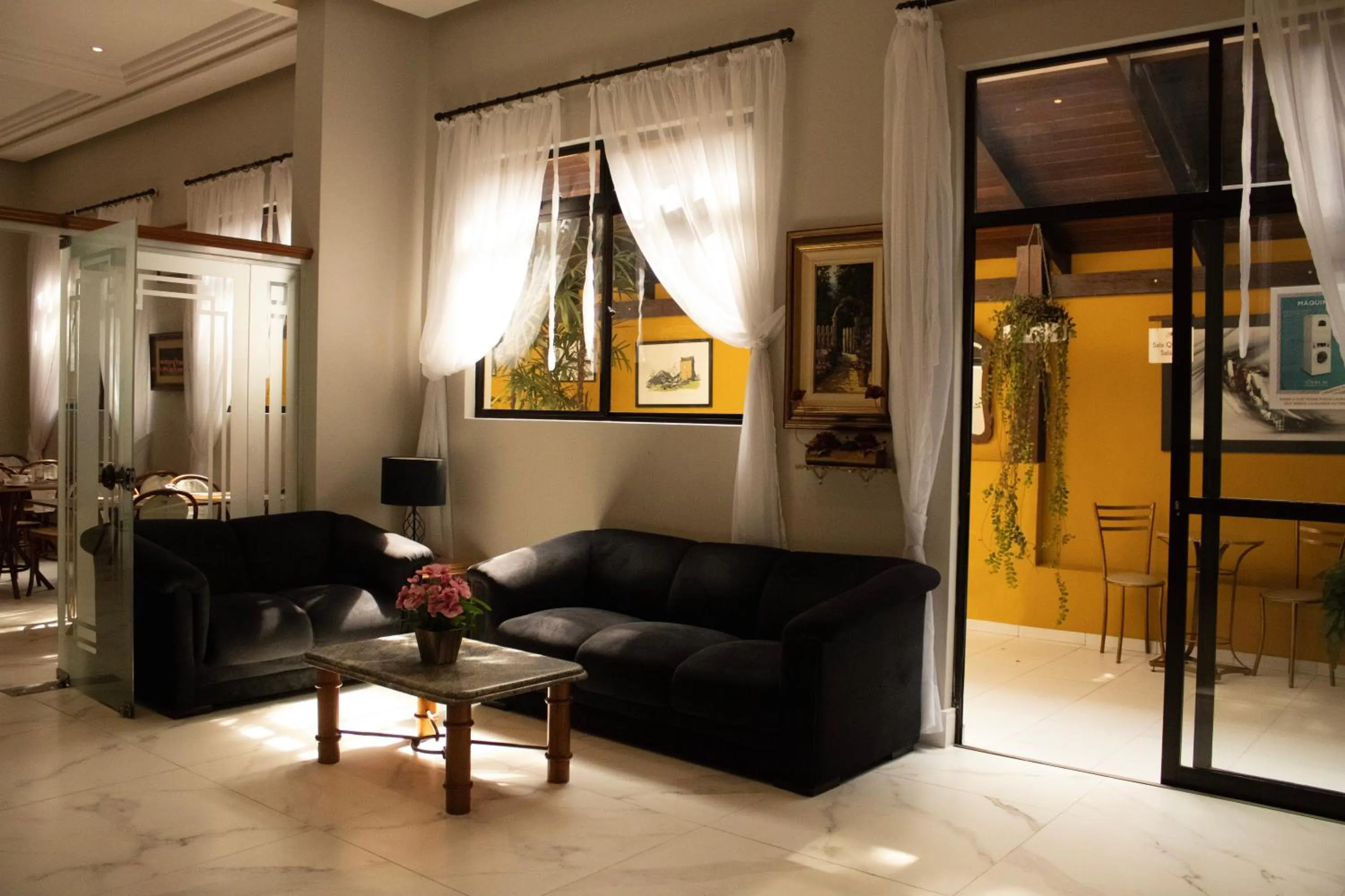 Communal lounge/ TV room in Hotel Flat Petras Residence