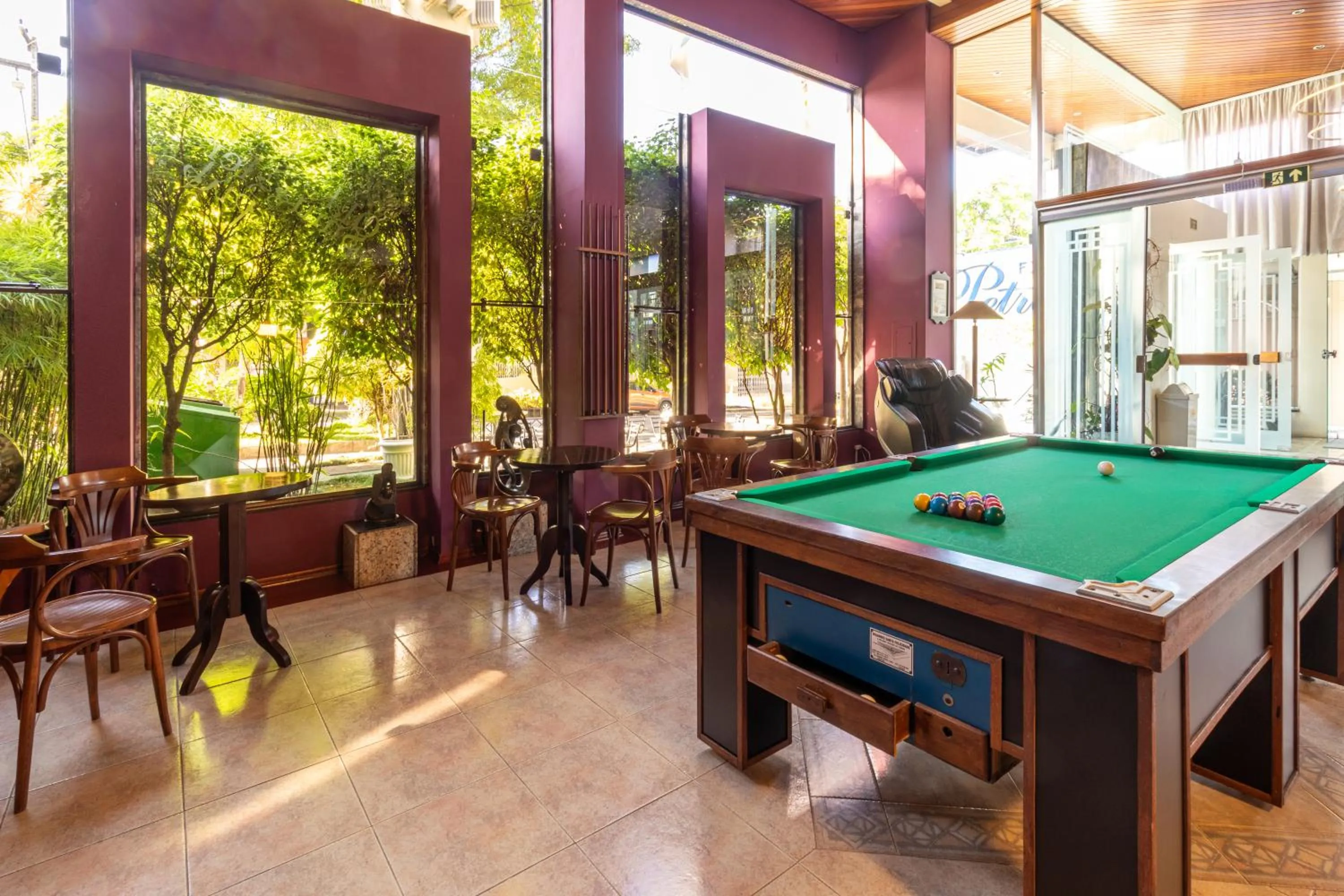 Billiard in Hotel Flat Petras Residence