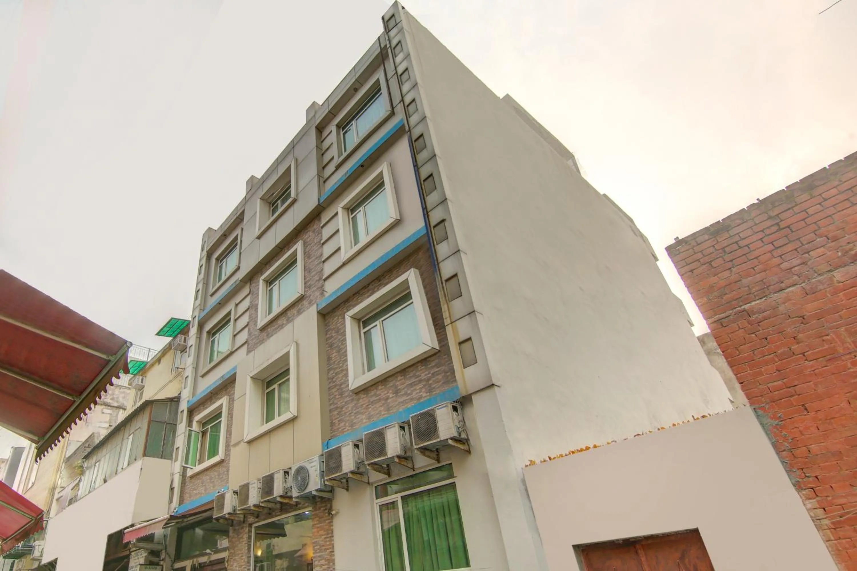 Property building in Treebo Rockwell Plaza