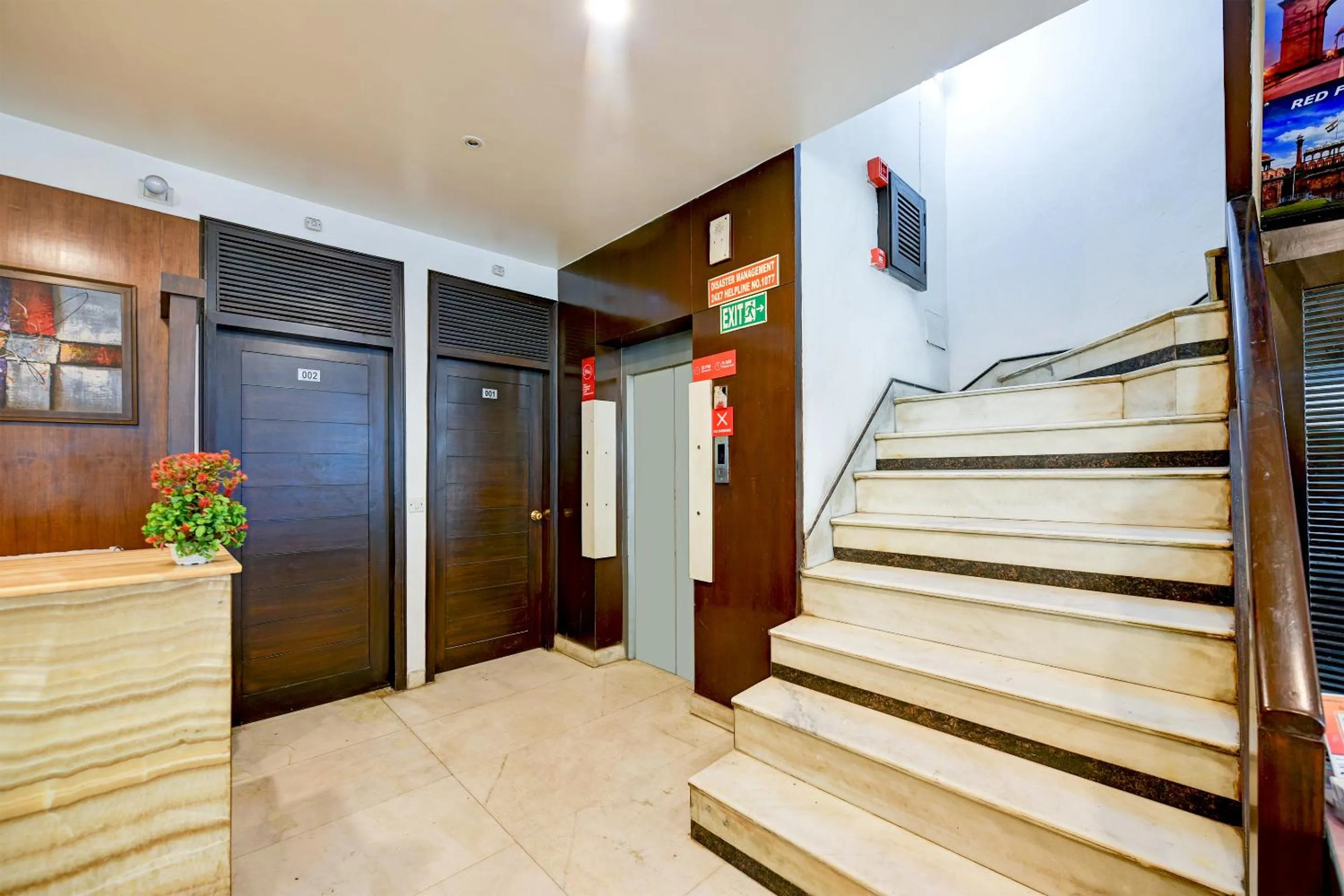 Lobby or reception in The Raj at New Delhi Railway Station