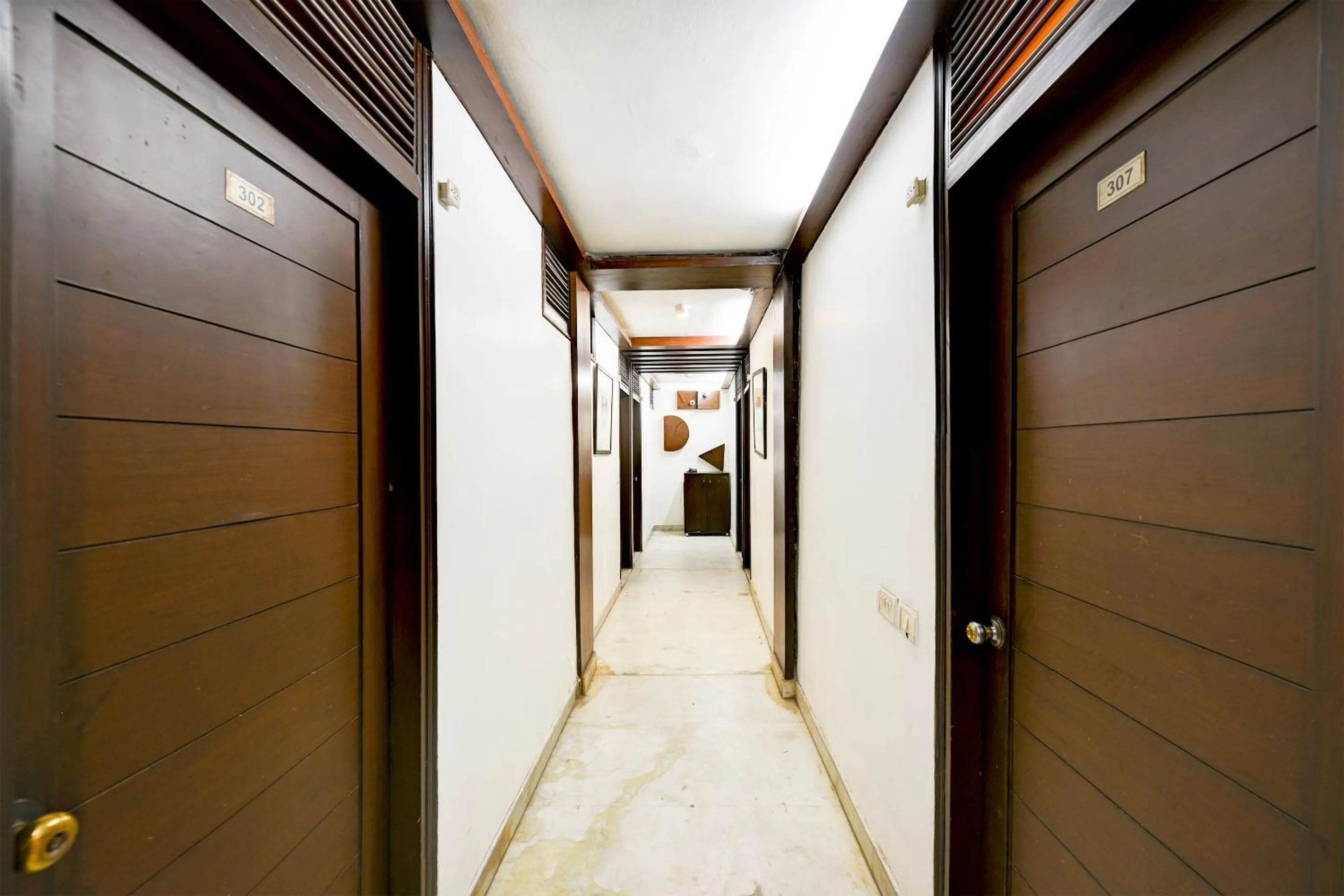 Lobby or reception in The Raj at New Delhi Railway Station