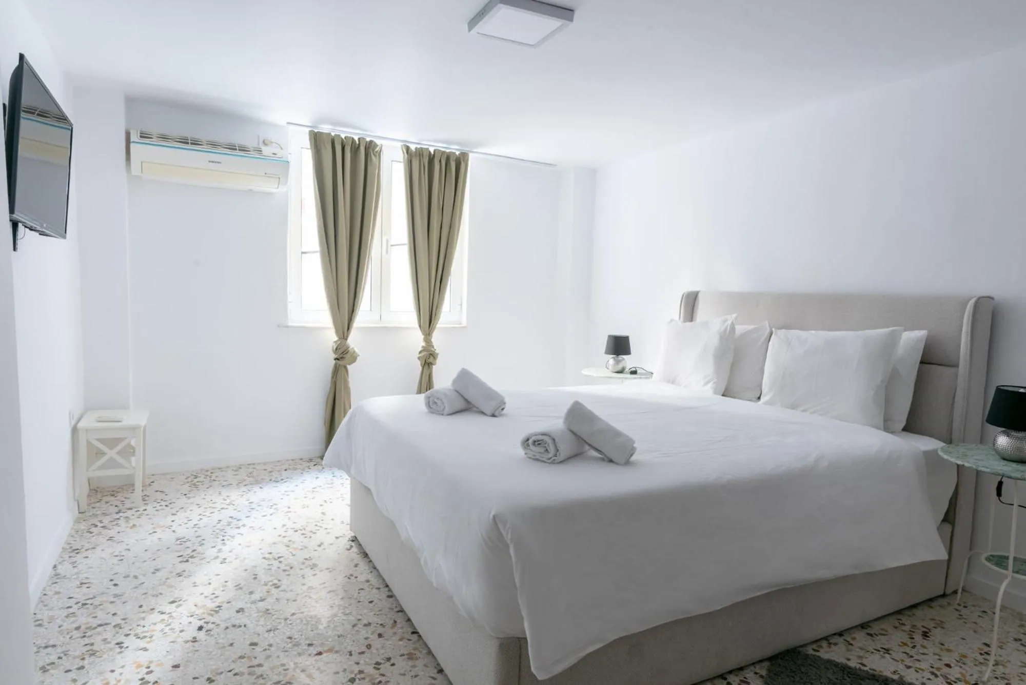 Bedroom, Bed in Athens Connection Apartments