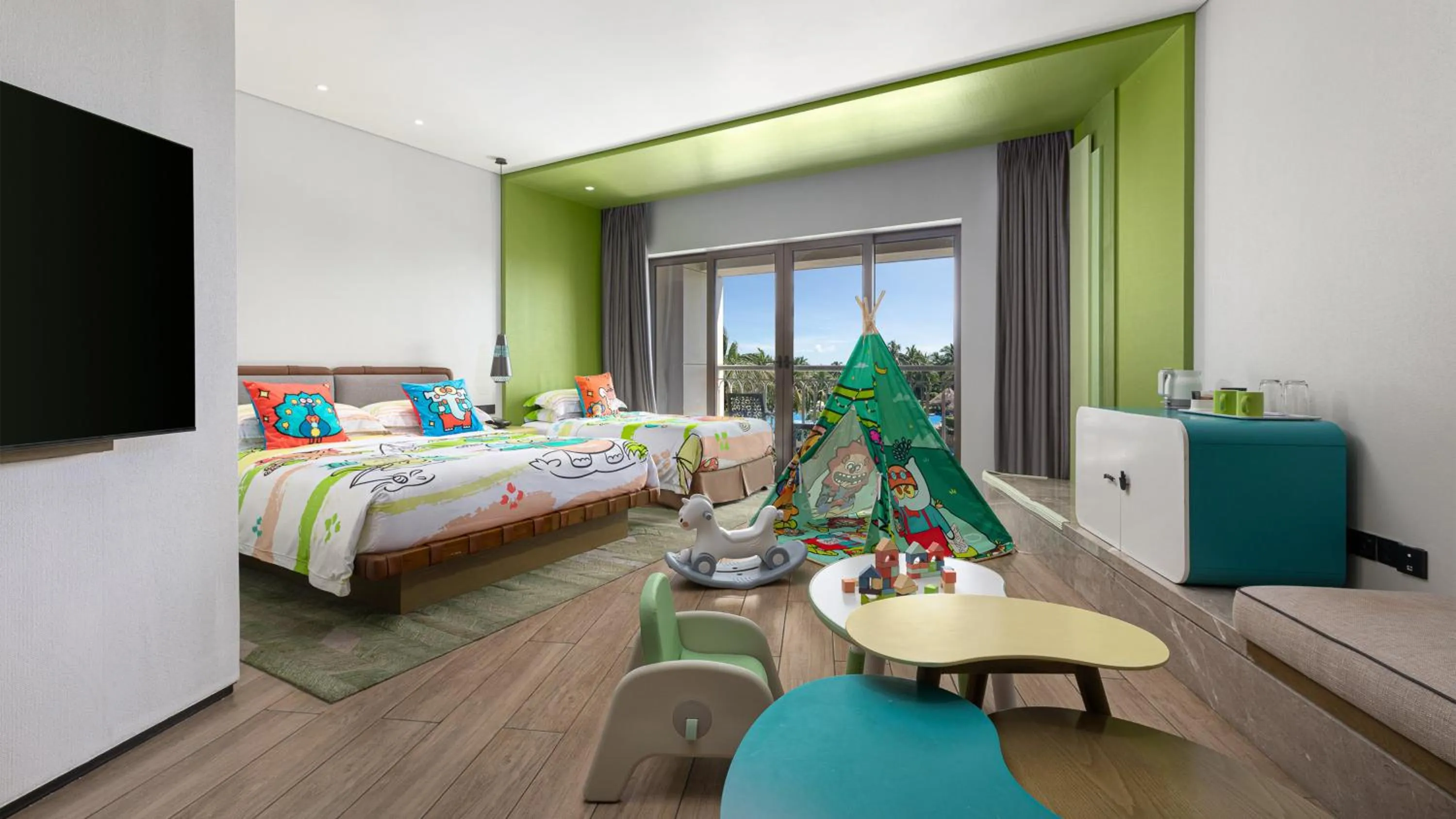 Photo of the whole room, Bed in Holiday Inn Resort Sanya Bay by IHG