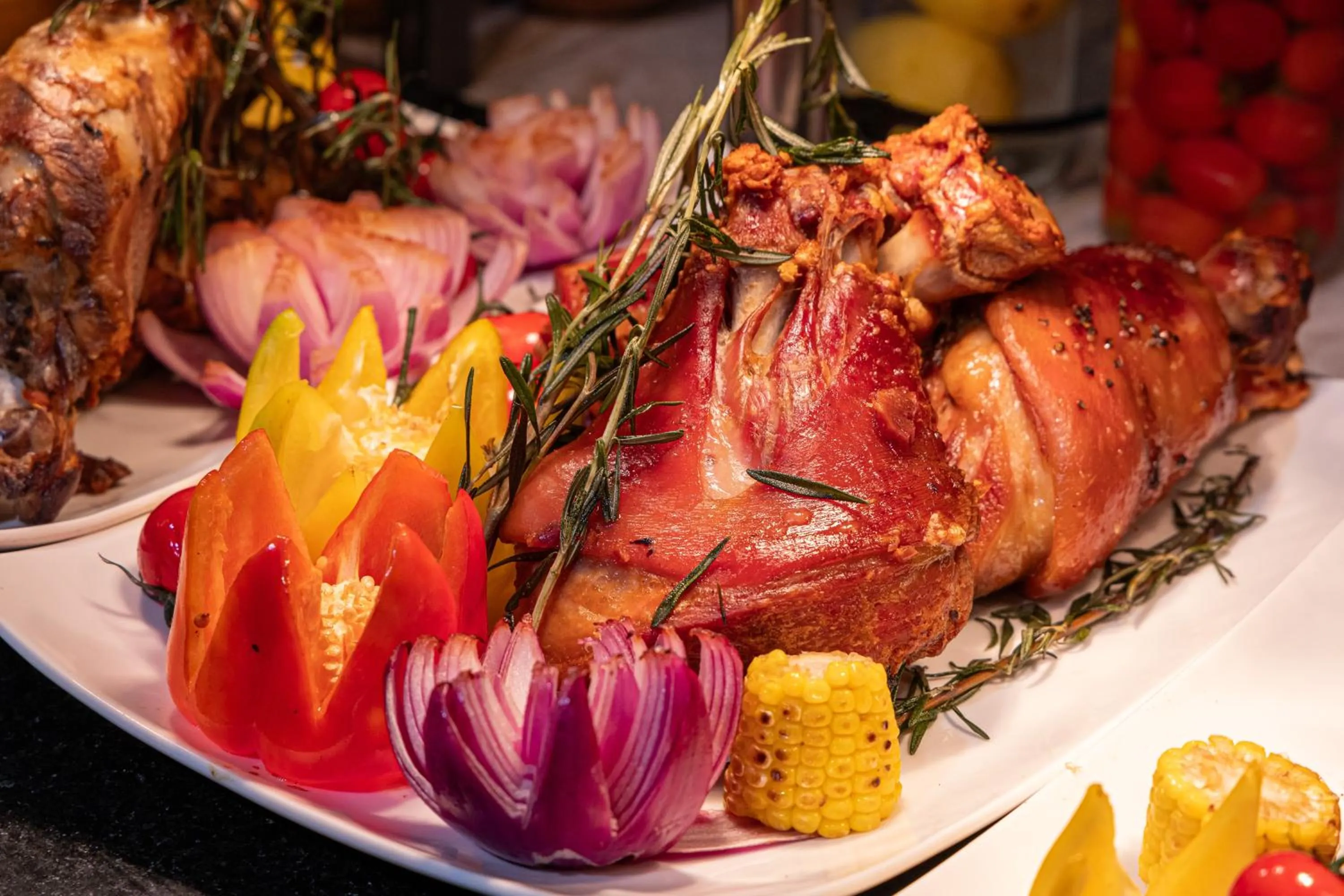 Food and drinks in Holiday Inn Resort Sanya Bay by IHG