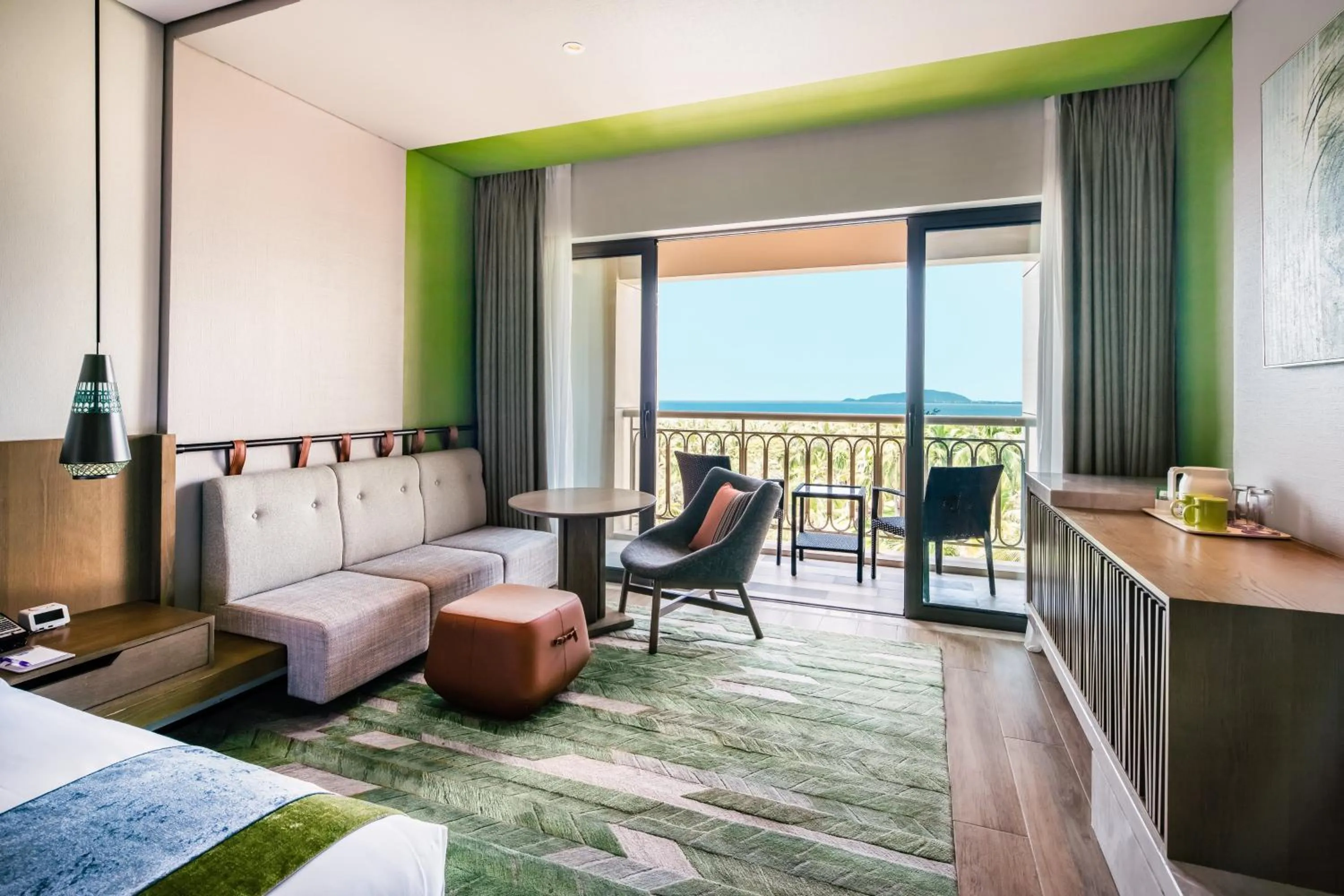 Photo of the whole room, Bed in Holiday Inn Resort Sanya Bay by IHG