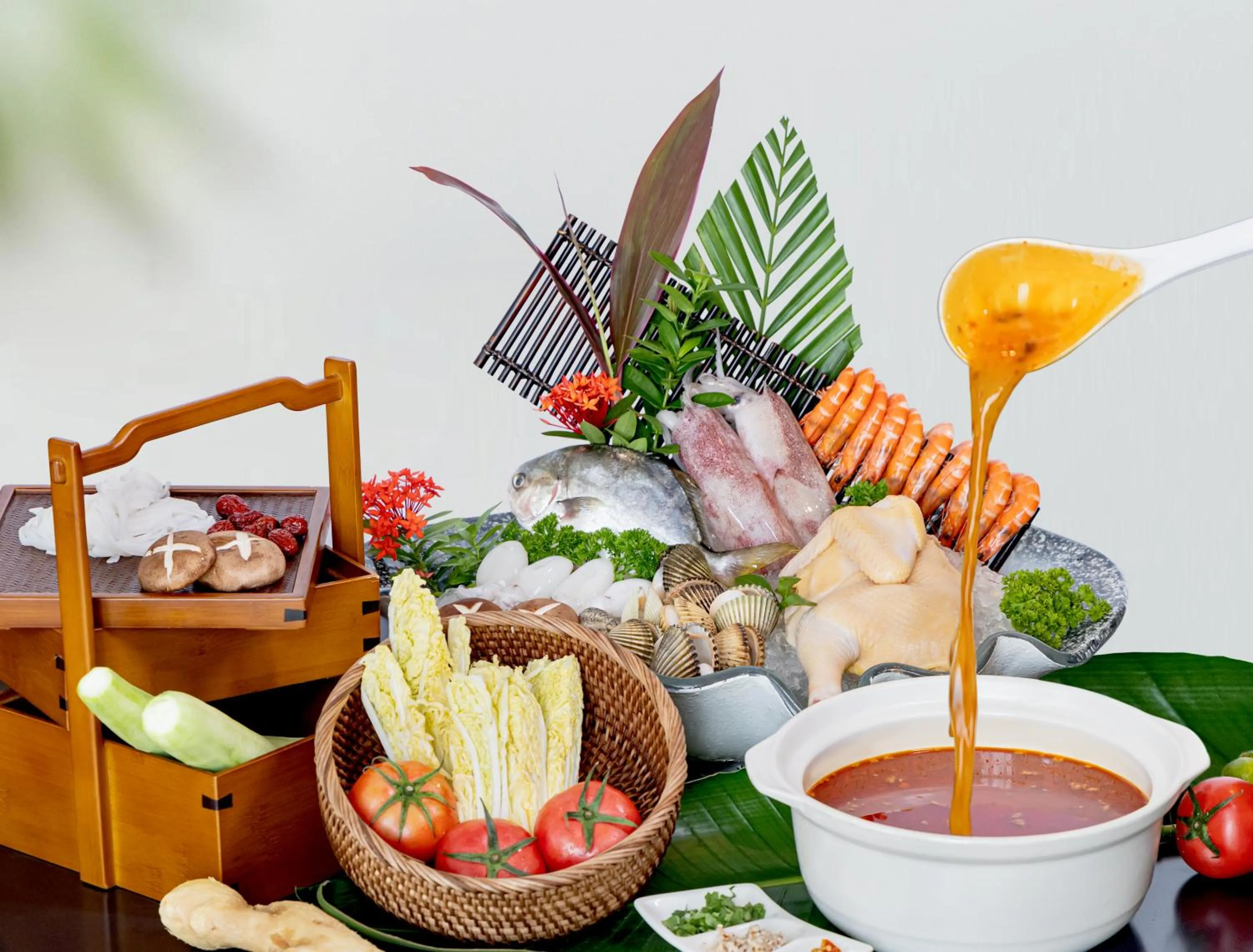 Food and drinks in Holiday Inn Resort Sanya Bay by IHG