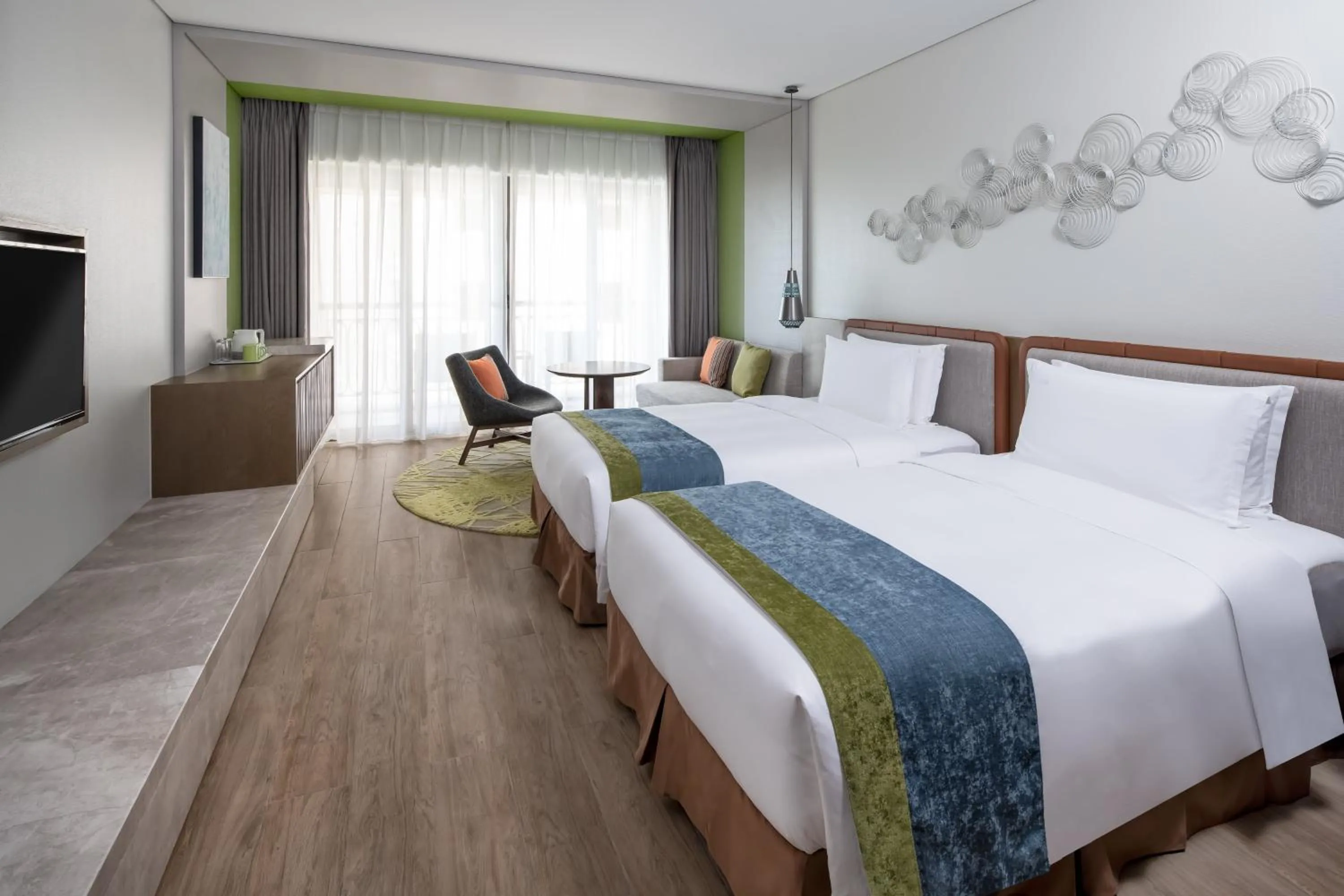 Photo of the whole room, Bed in Holiday Inn Resort Sanya Bay by IHG