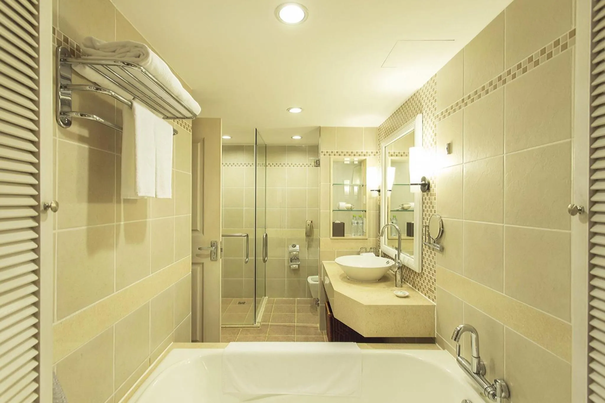 Photo of the whole room in Holiday Inn Resort Sanya Bay by IHG