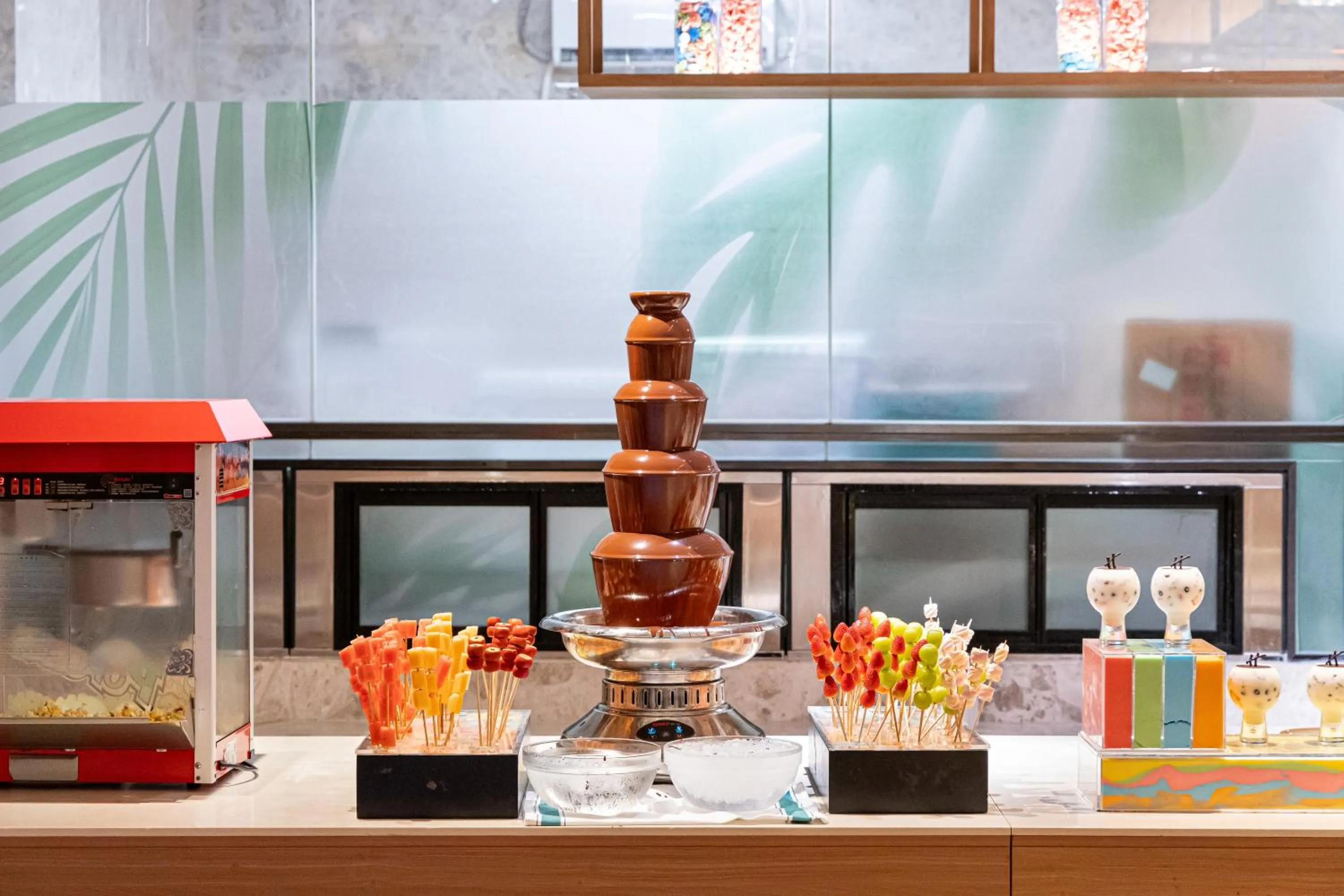 Food and drinks in Holiday Inn Resort Sanya Bay by IHG