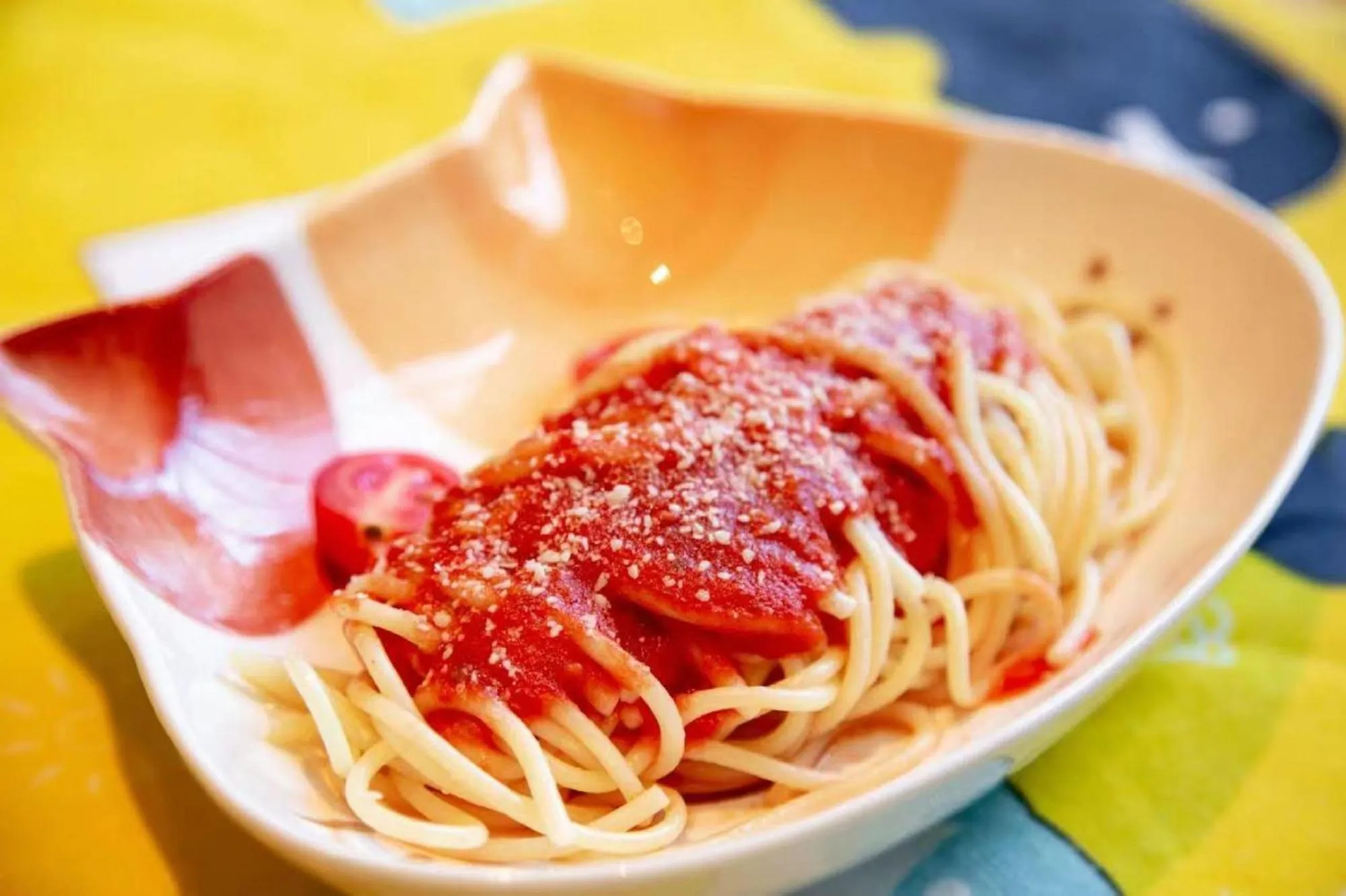 Food and drinks in Holiday Inn Resort Sanya Bay by IHG