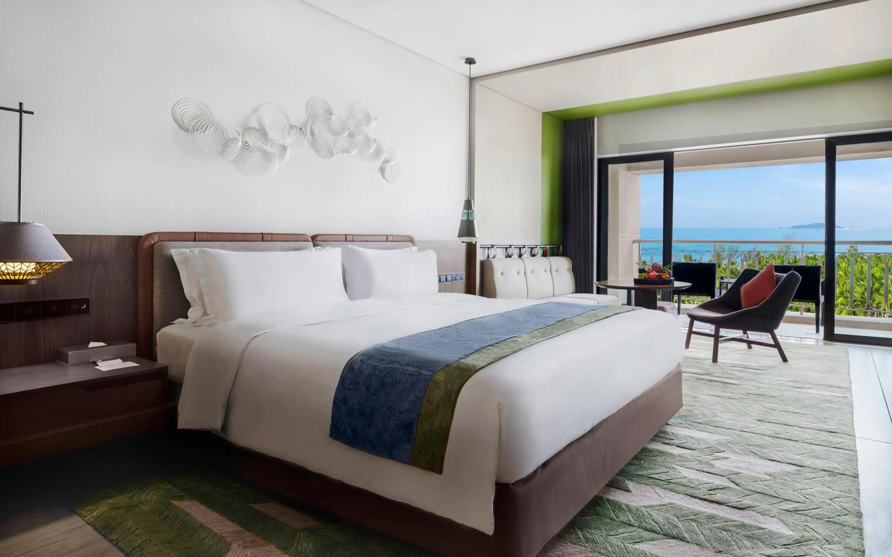 Photo of the whole room, Bed in Holiday Inn Resort Sanya Bay by IHG
