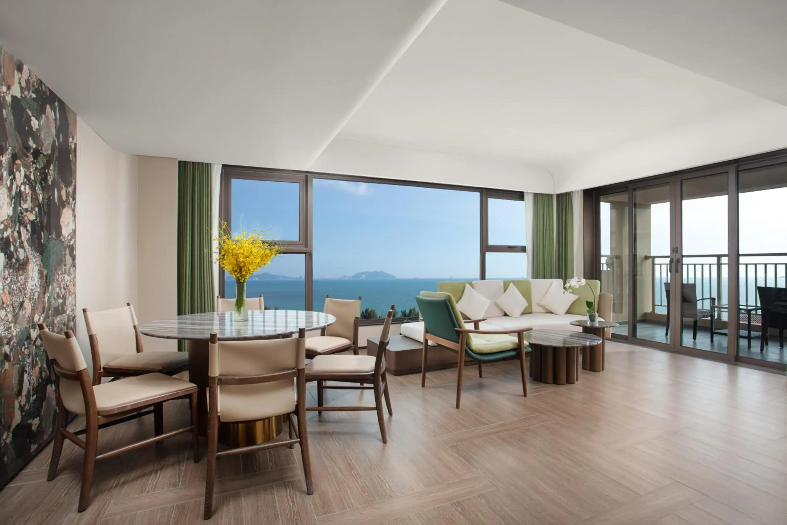 Three-Bedroom Suite with Ocean View - High Floor in Holiday Inn Resort Sanya Bay by IHG Three-Bedroom Suite with Ocean View - High Floor in Holiday Inn Resort Sanya Bay by IHG