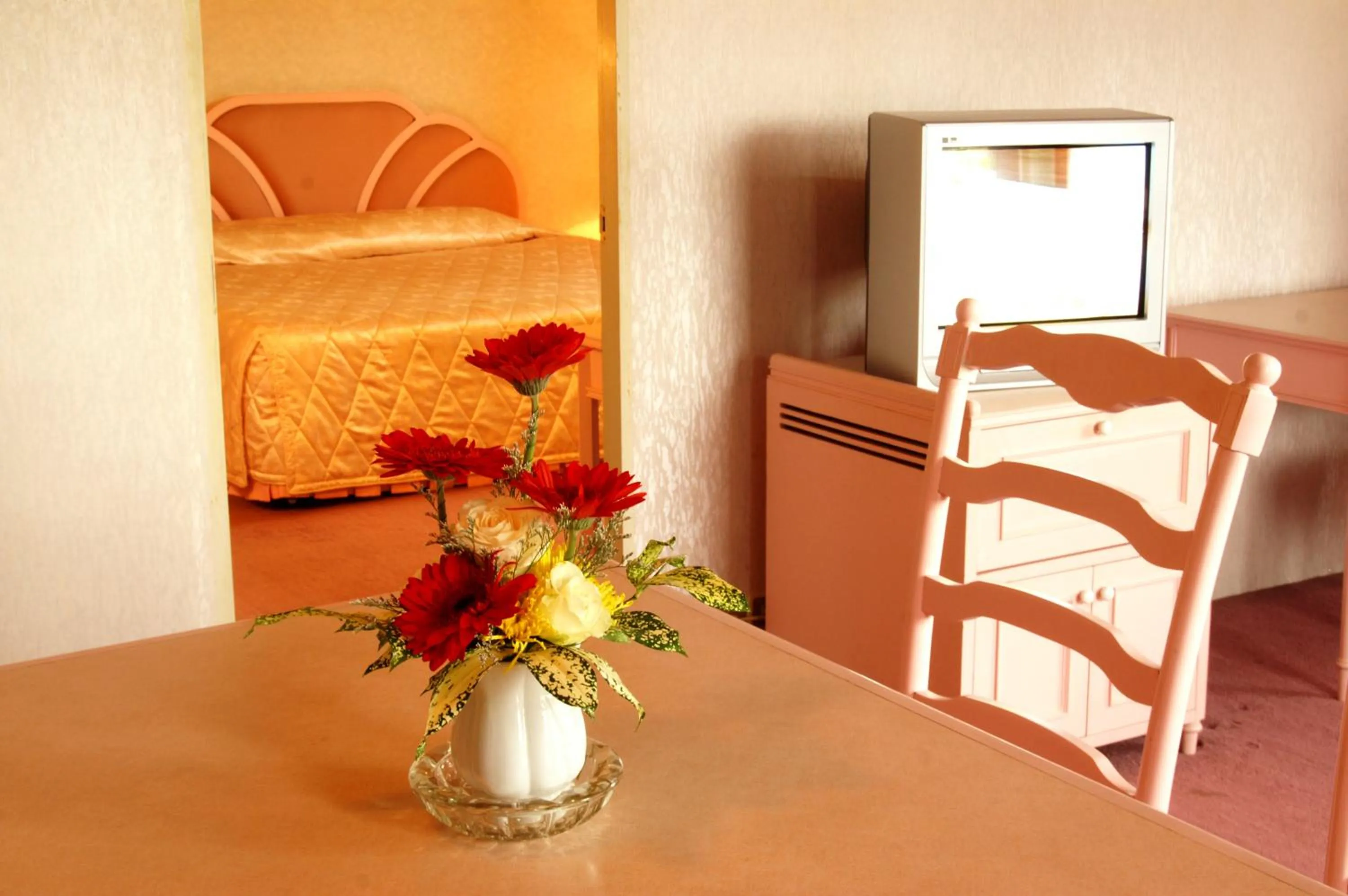 Decorative detail, Bed in Thumrin Hotel