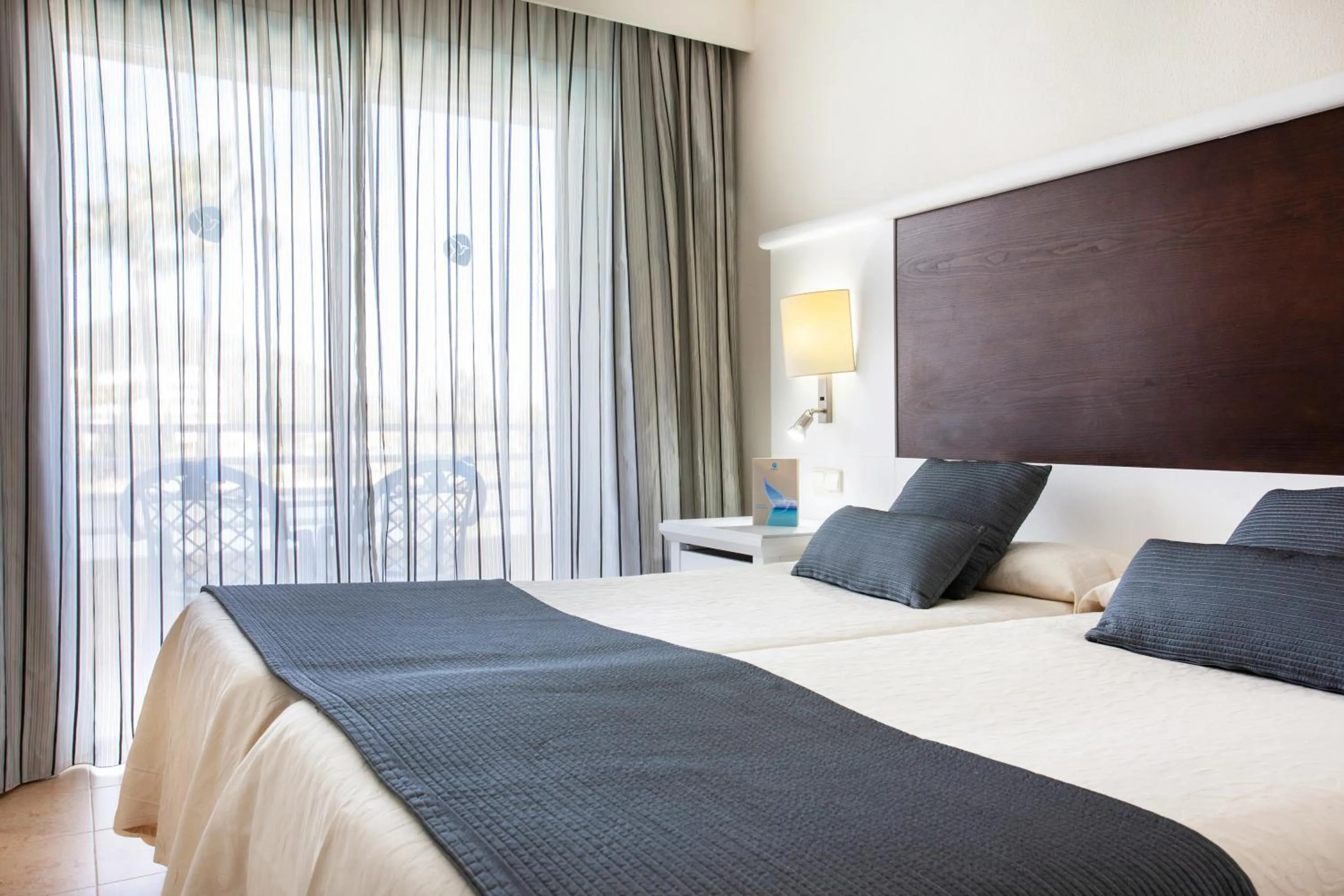 Bedroom, Bed in Grupotel Amapola