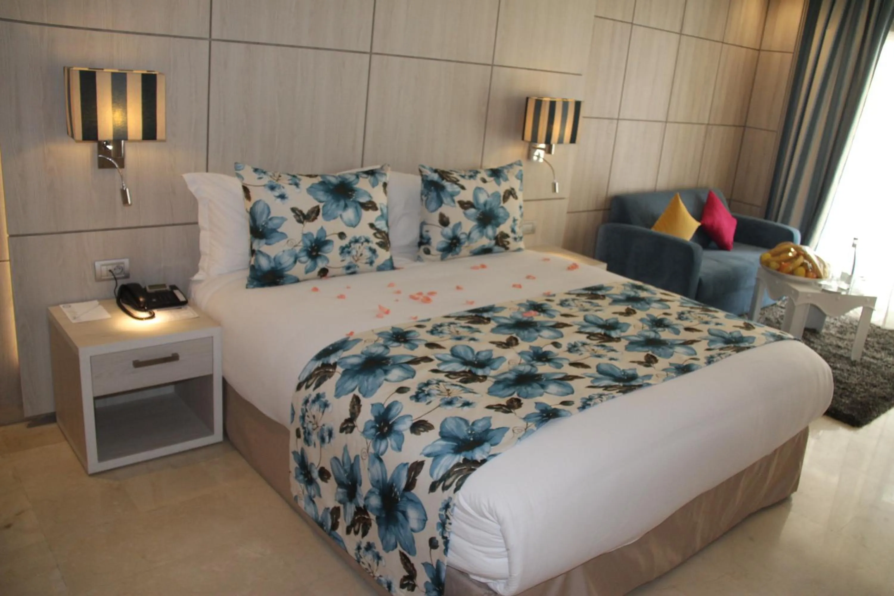 Seating area, Bed in Zaki Hotel