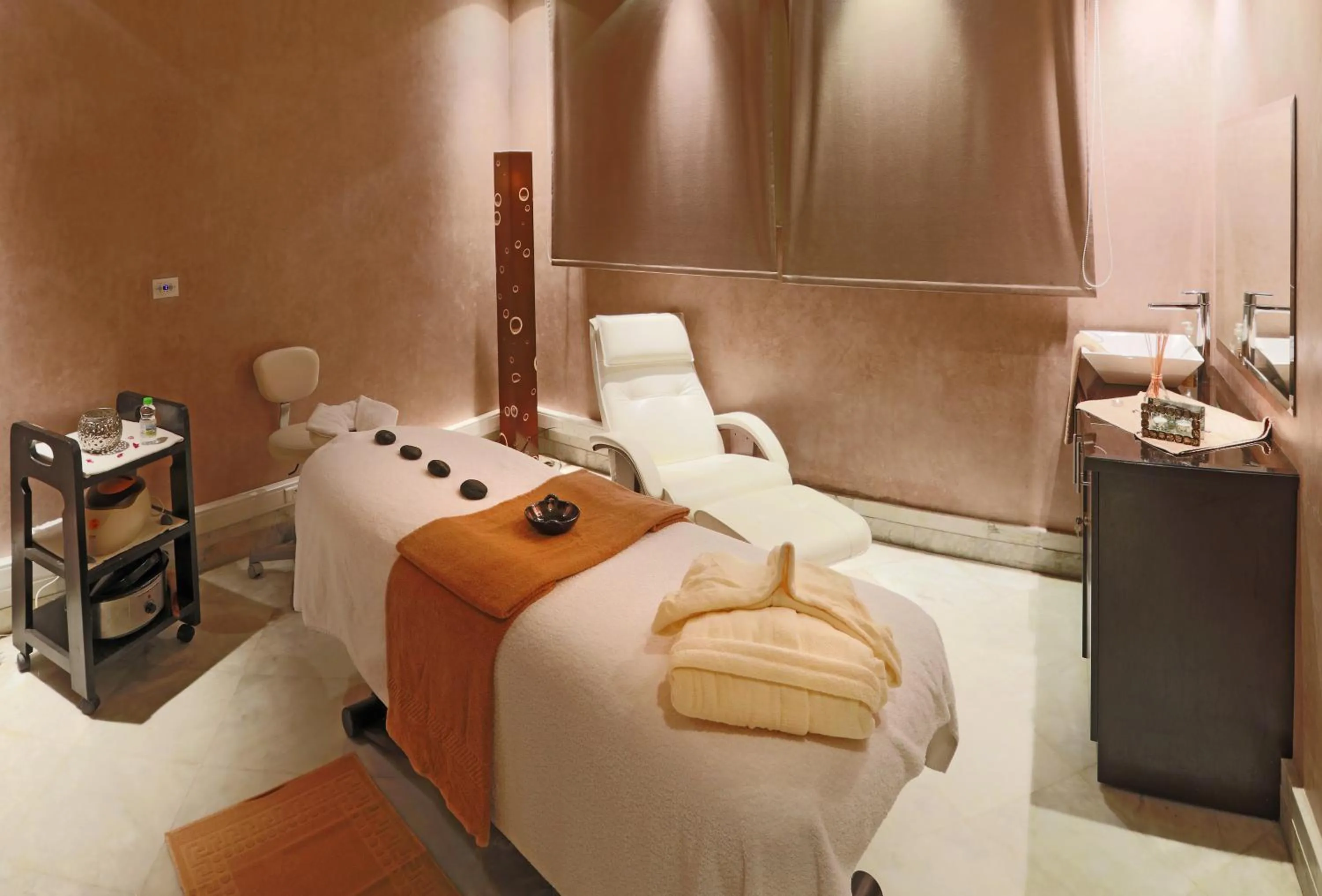 Steam room, Bed in Avanti Mohammedia Hotel