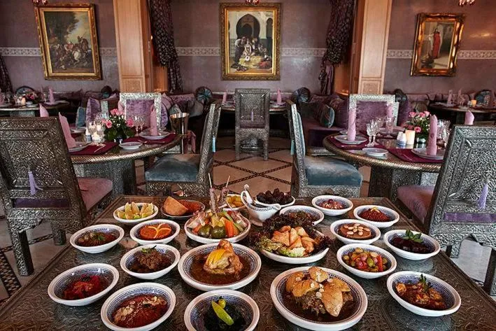 Restaurant/places to eat in Avanti Mohammedia Hotel