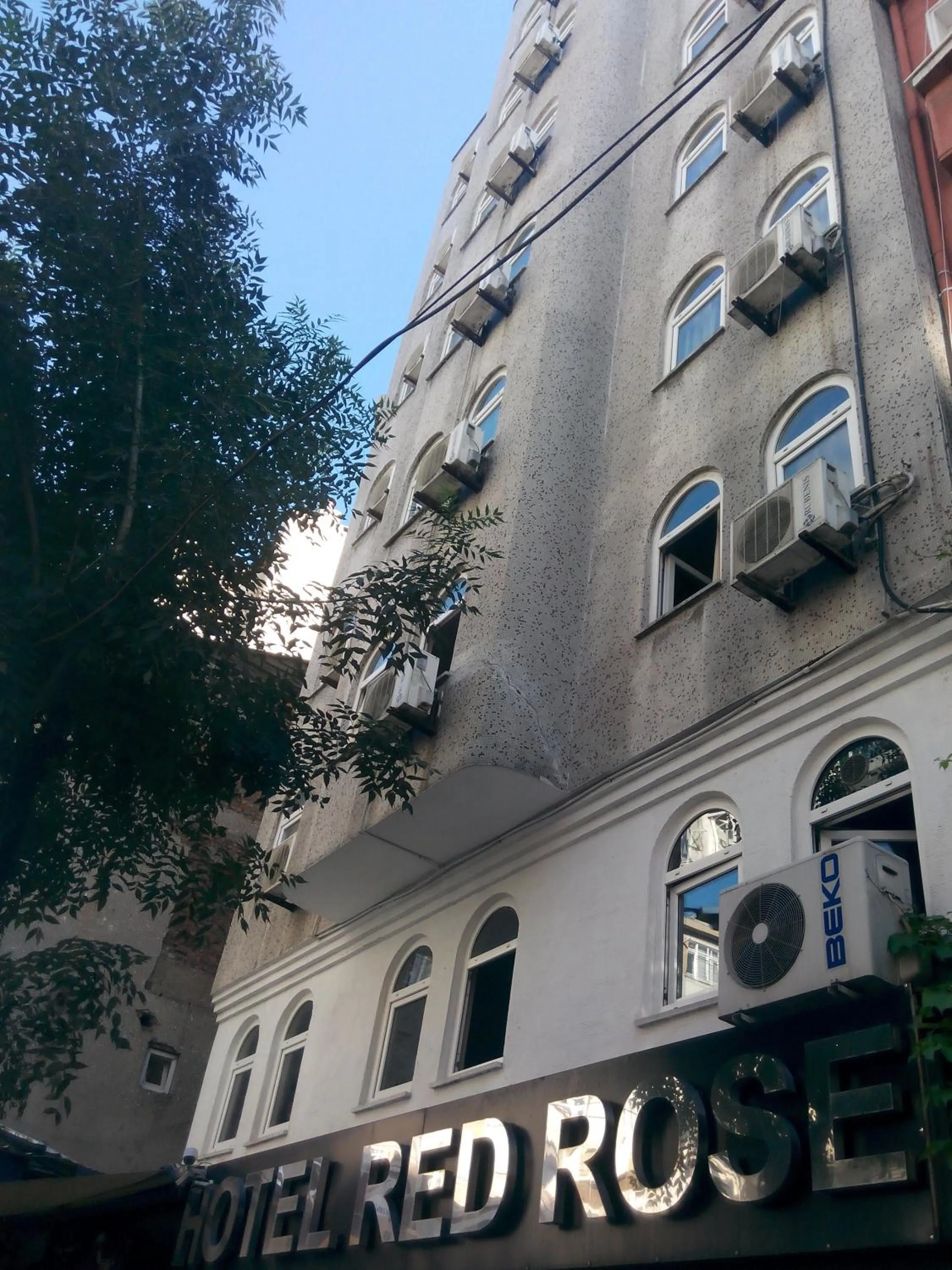 Facade/entrance in Hotel Red Rose