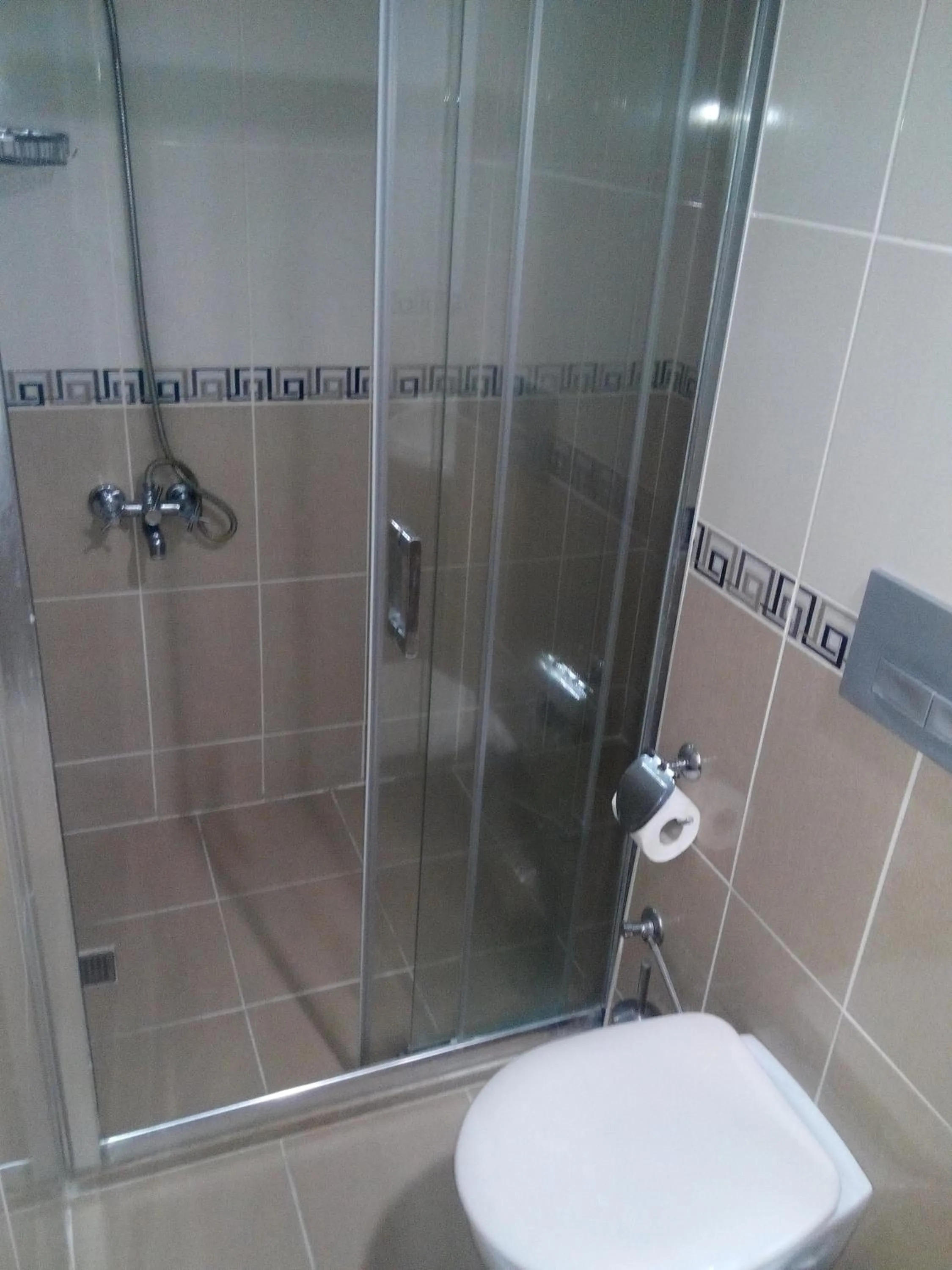 Bathroom in Hotel Red Rose