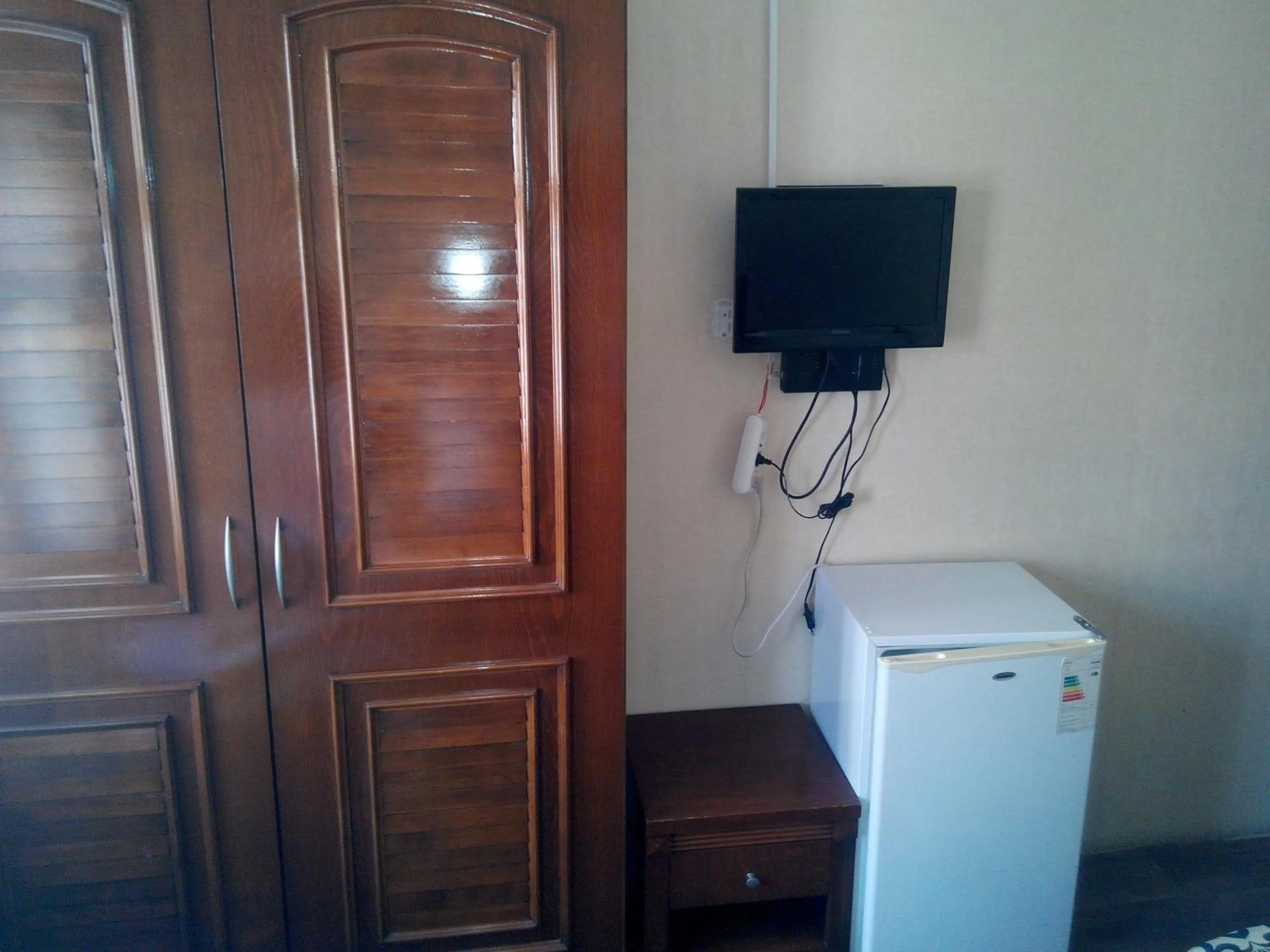 TV and multimedia in Hotel Red Rose