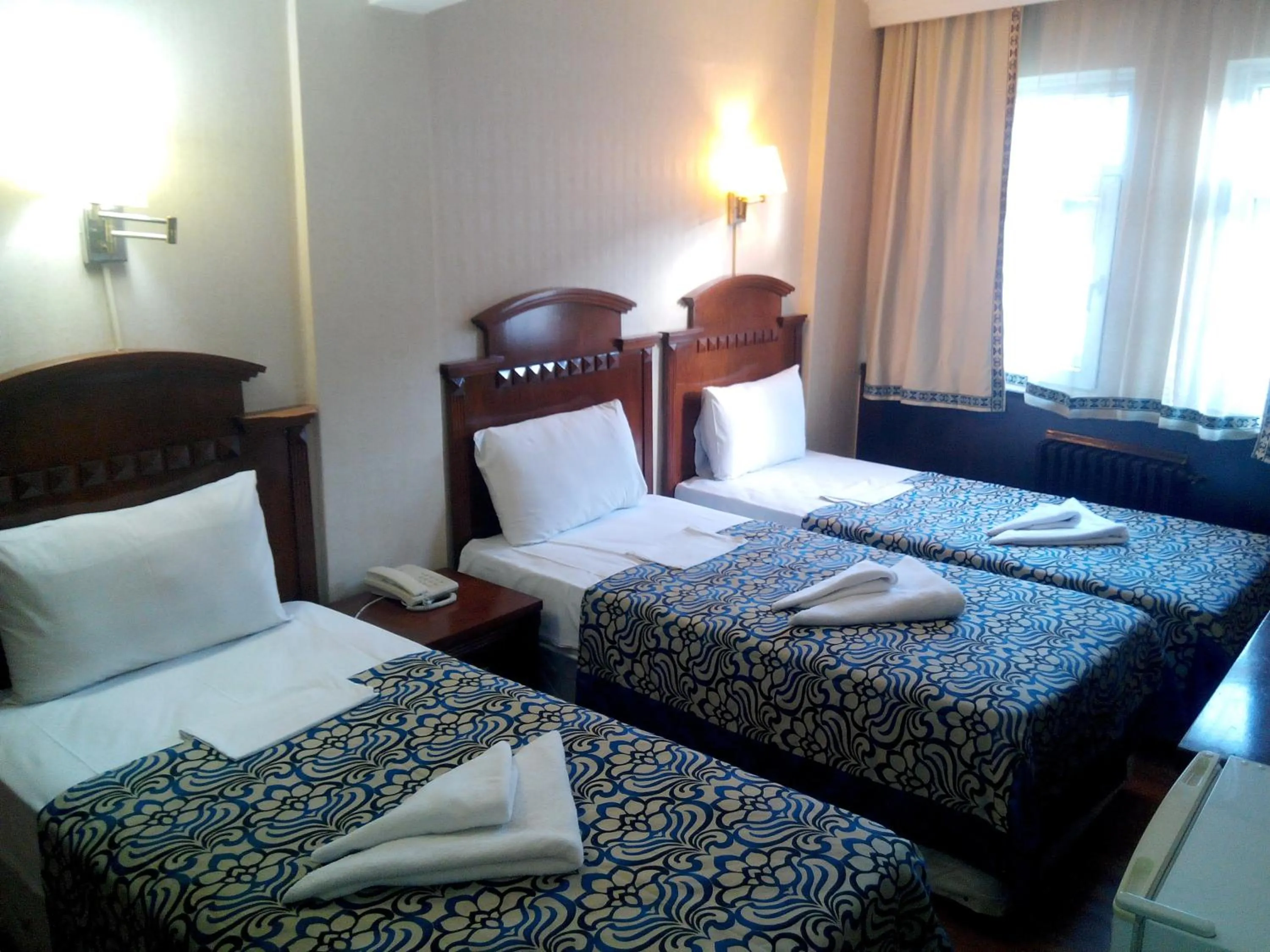 Photo of the whole room, Bed in Hotel Red Rose
