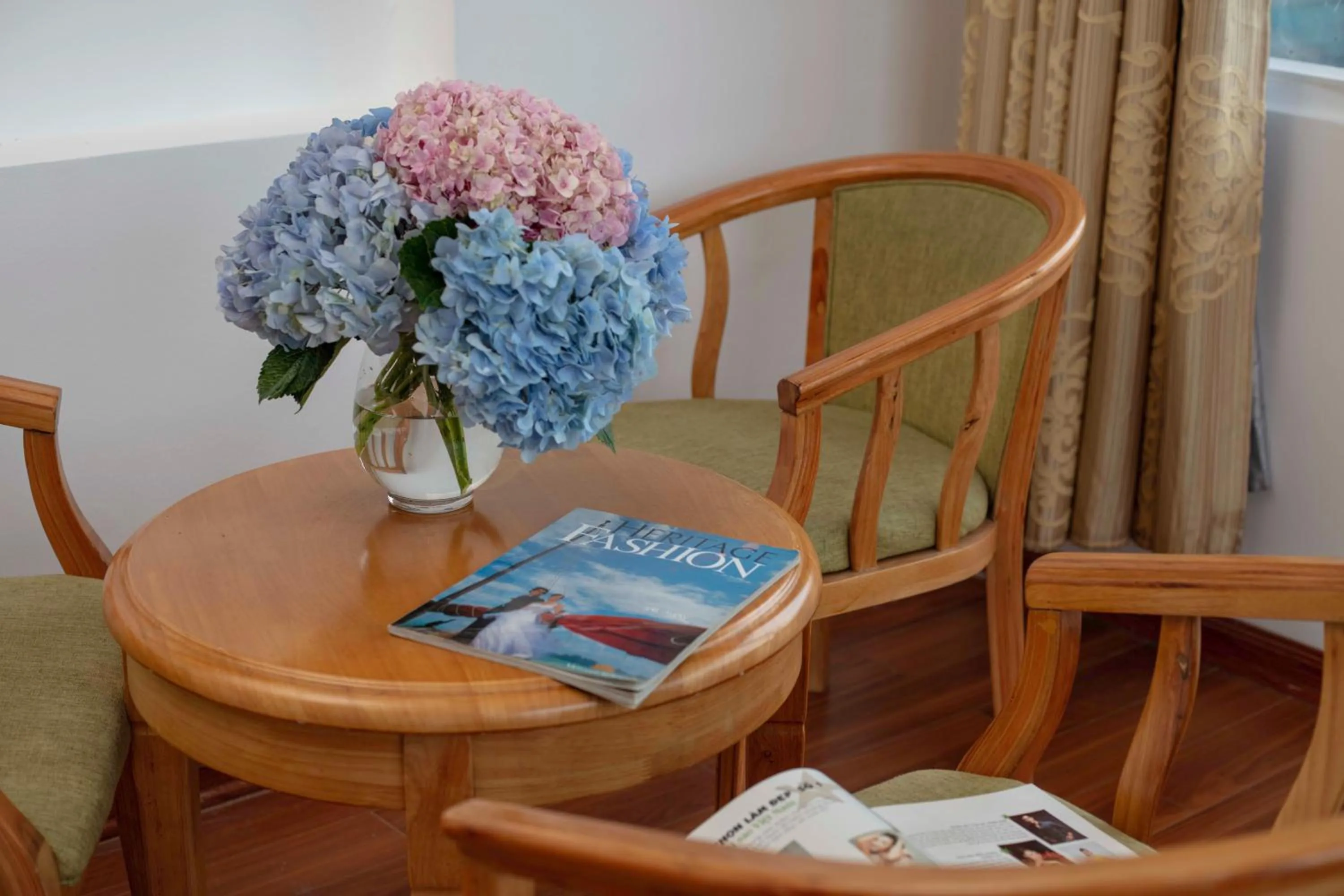 Seating area in Phoenix Palace Hotel Hanoi