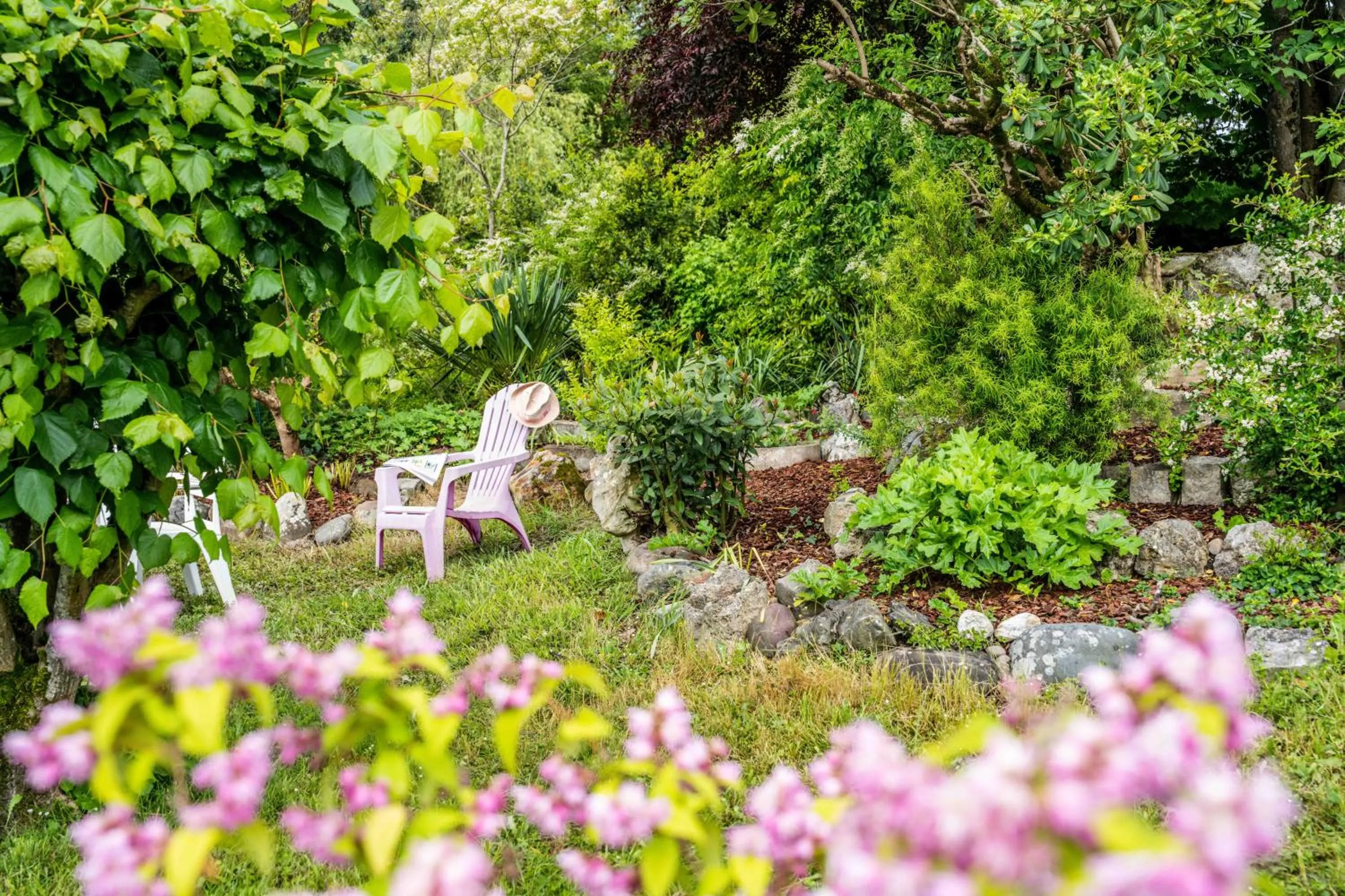 Spring in Logis Hôtel La crémaillère
